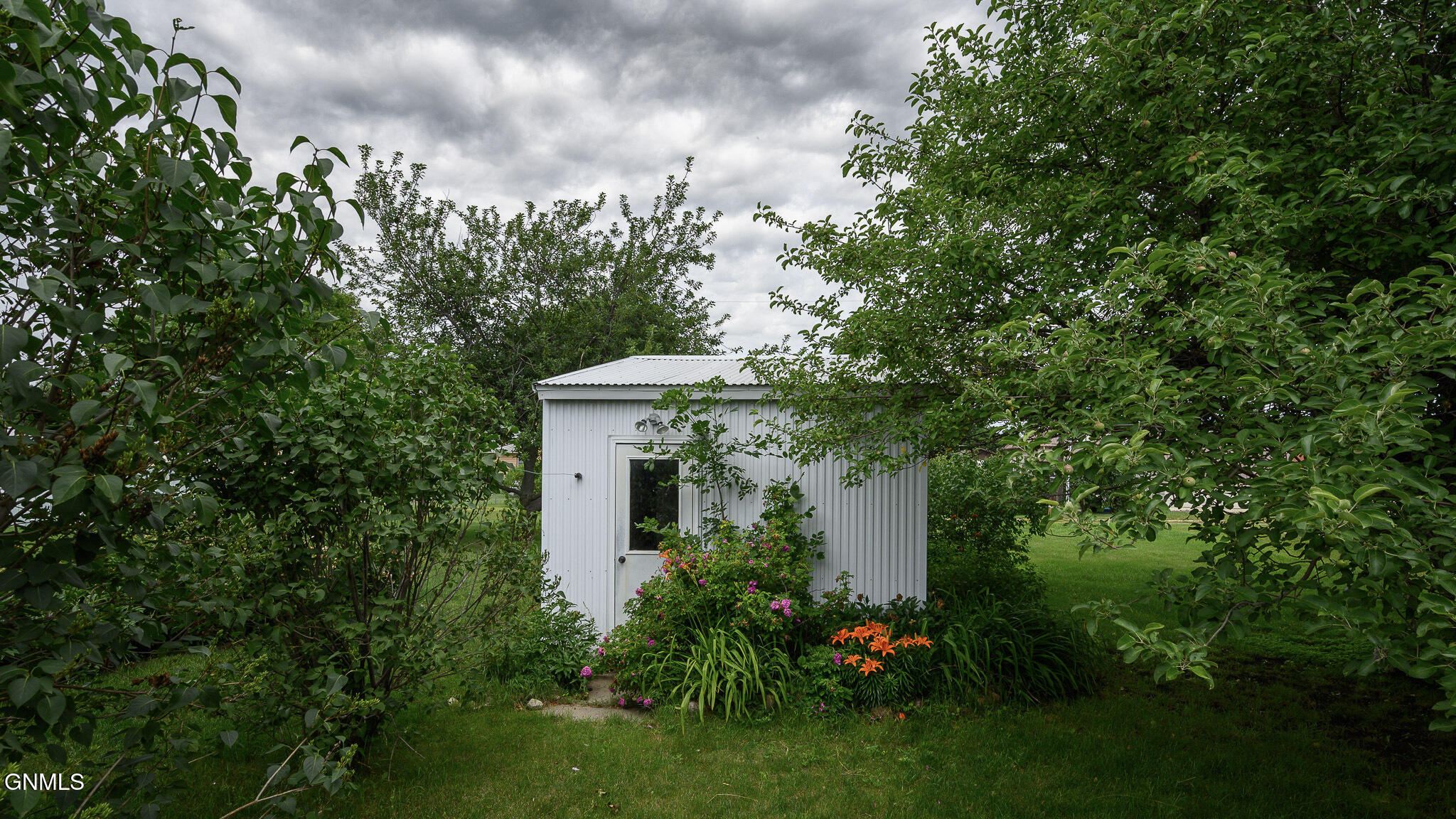 main property photo 27