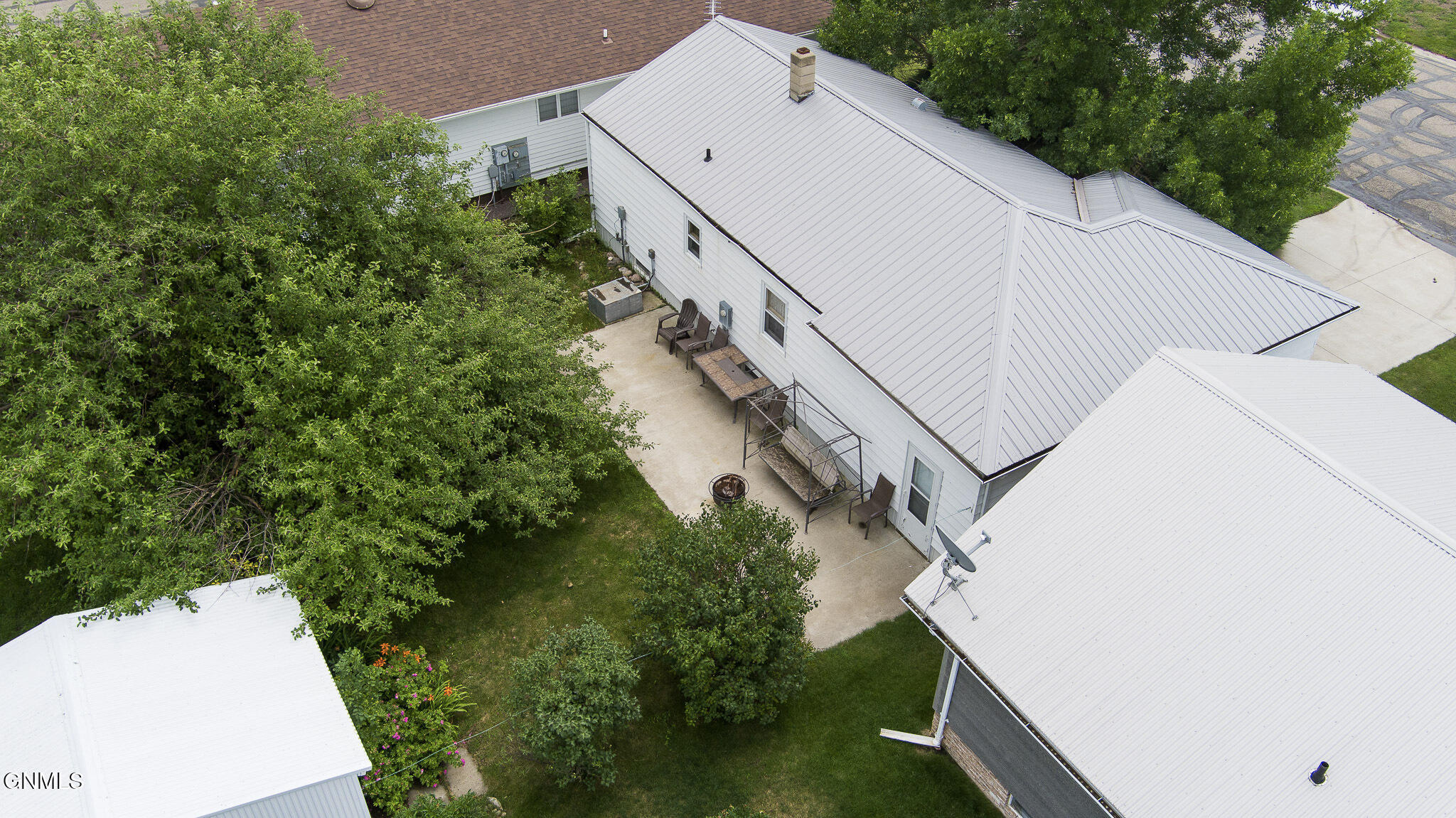 main property photo 37