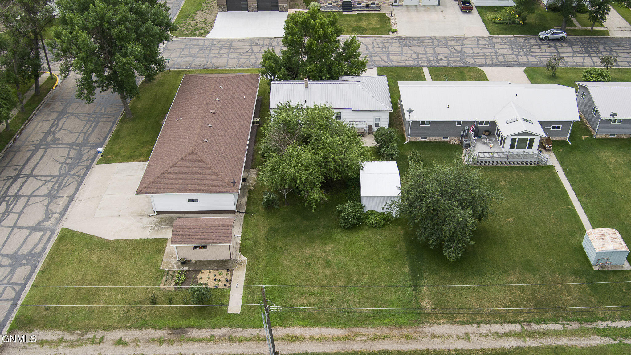 main property photo 38
