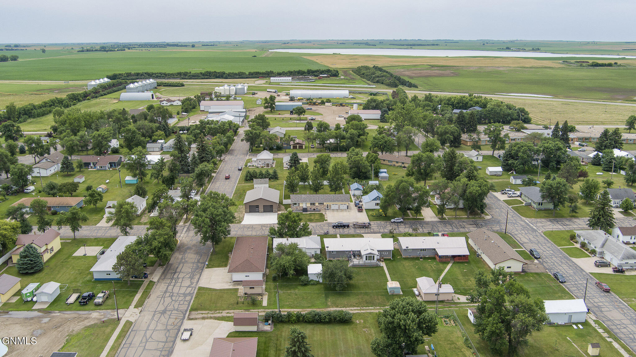 main property photo 40
