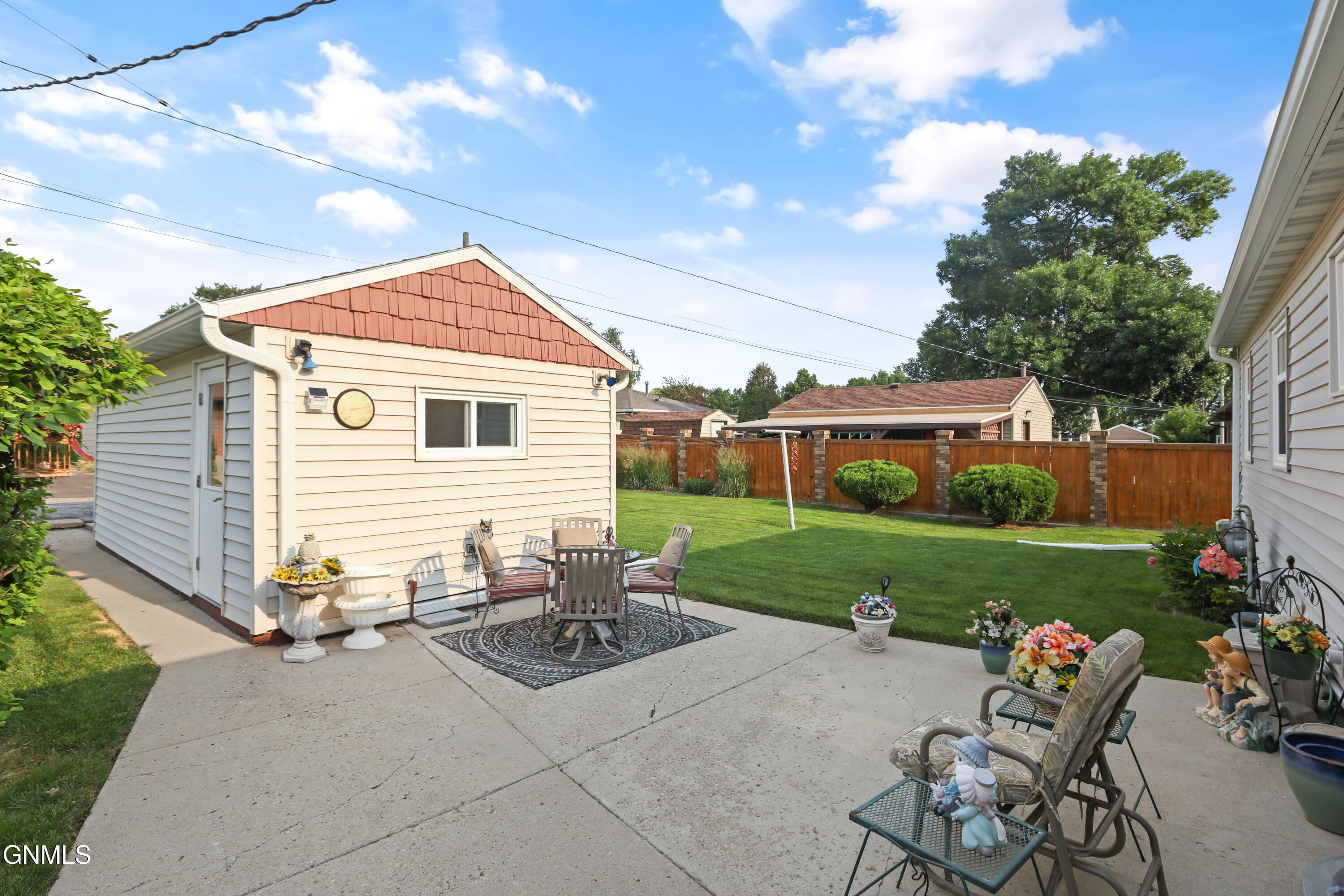 main property photo 21