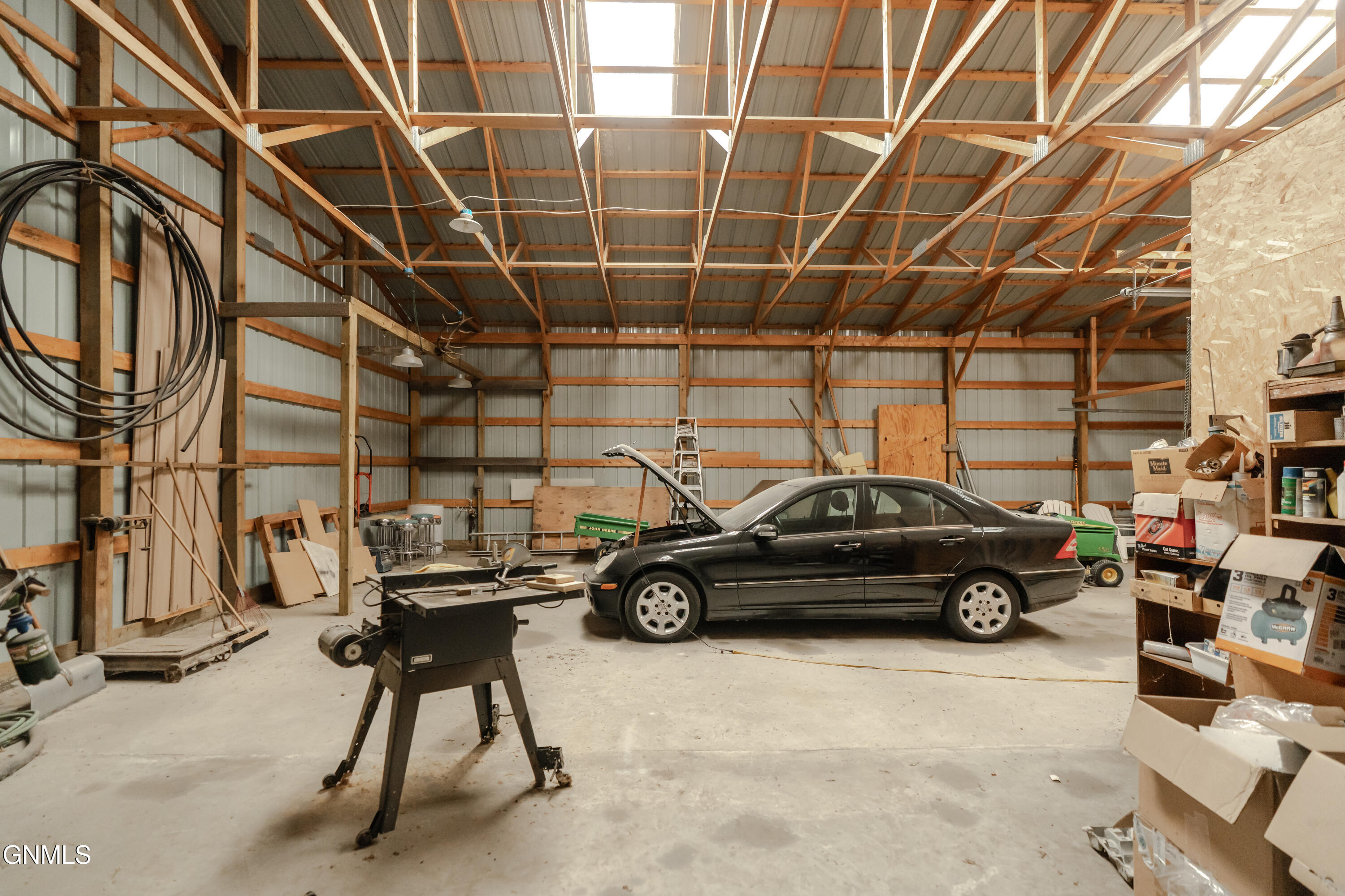 main property photo 50