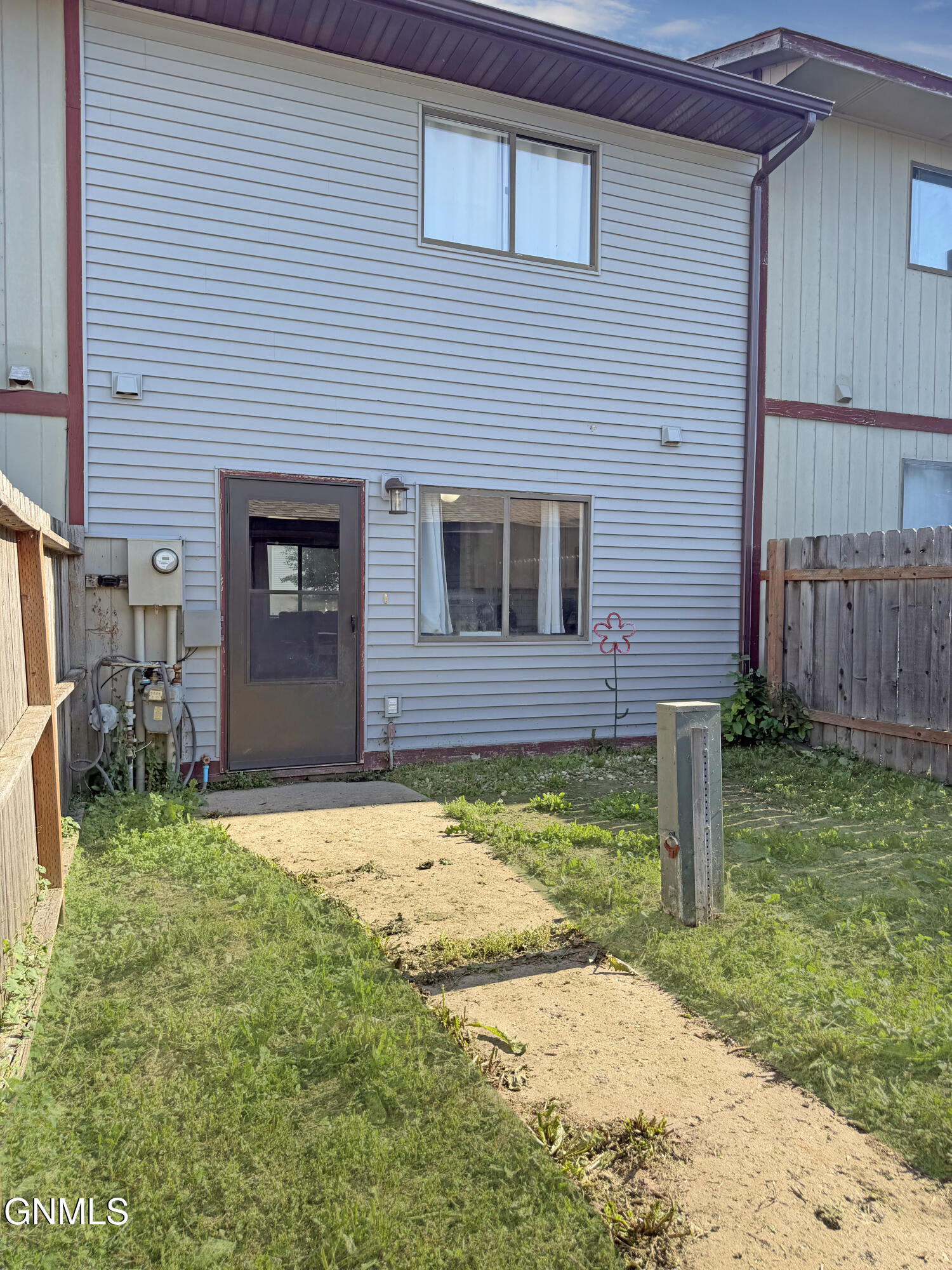main property photo 22