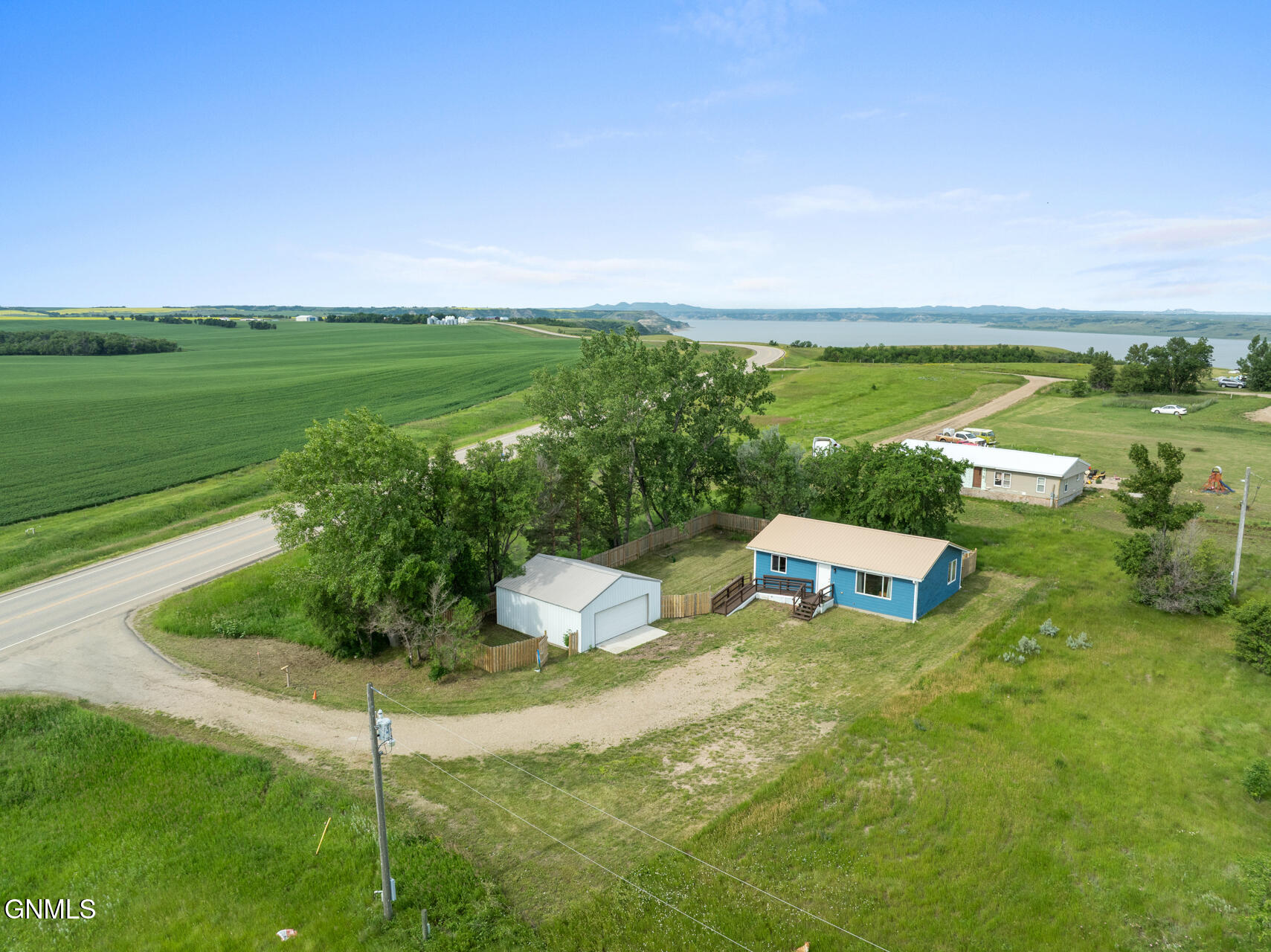 main property photo 10