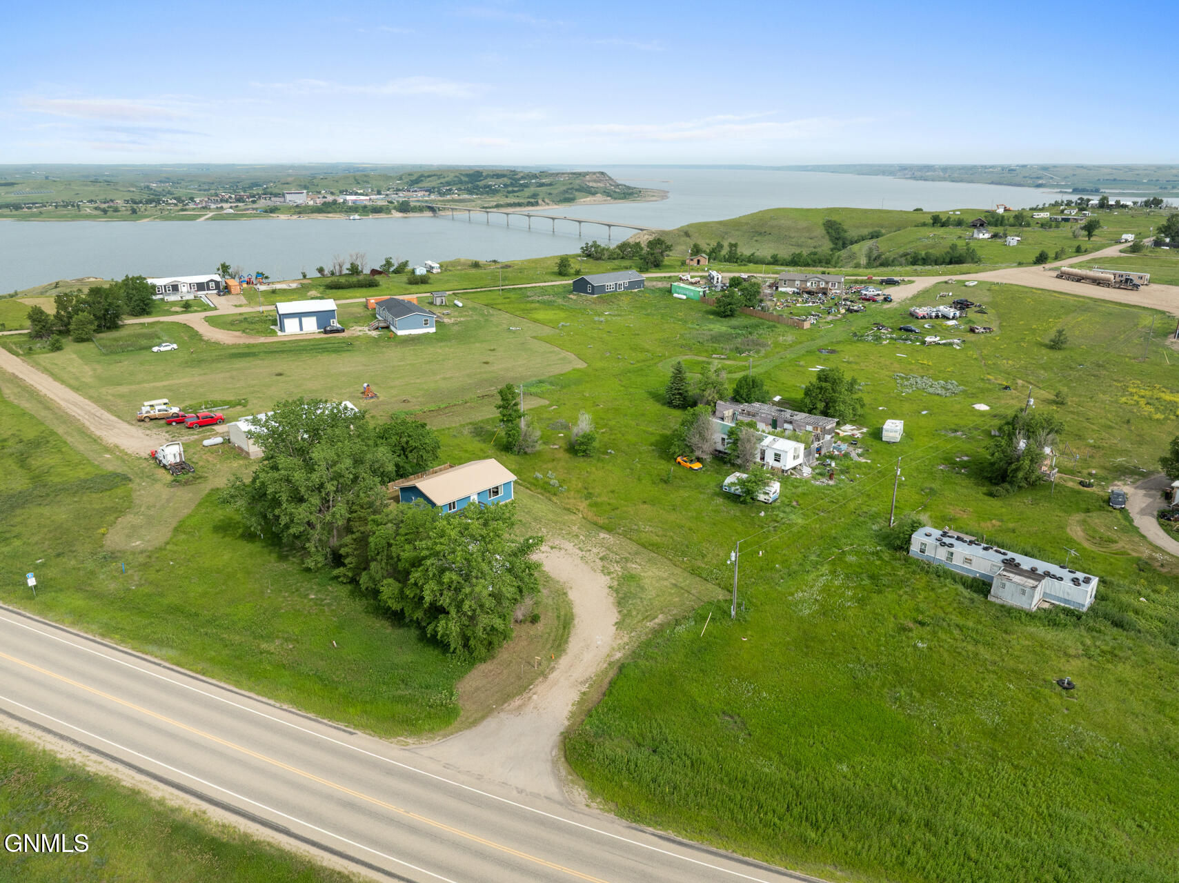main property photo 13