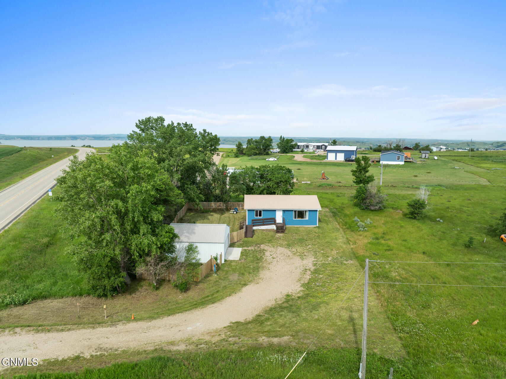 main property photo 9