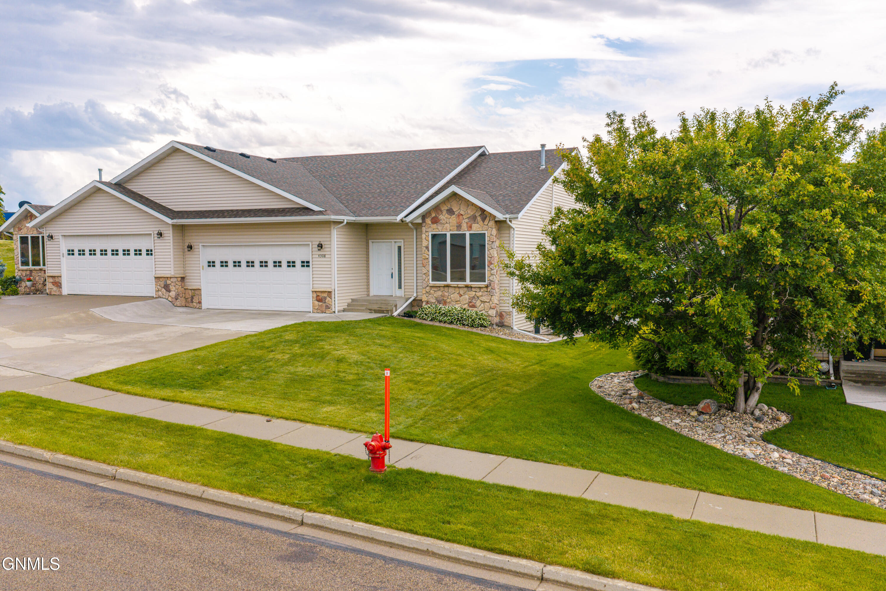 main property photo 68