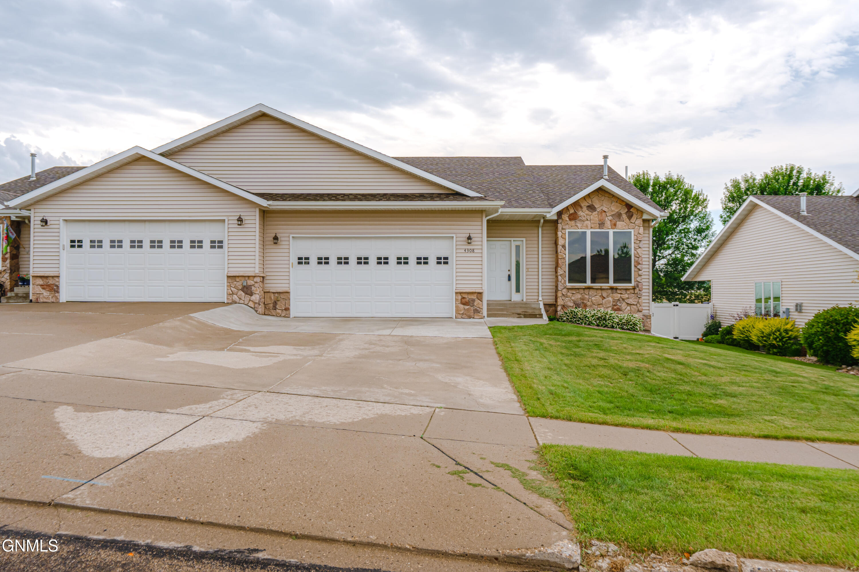 main property photo 85