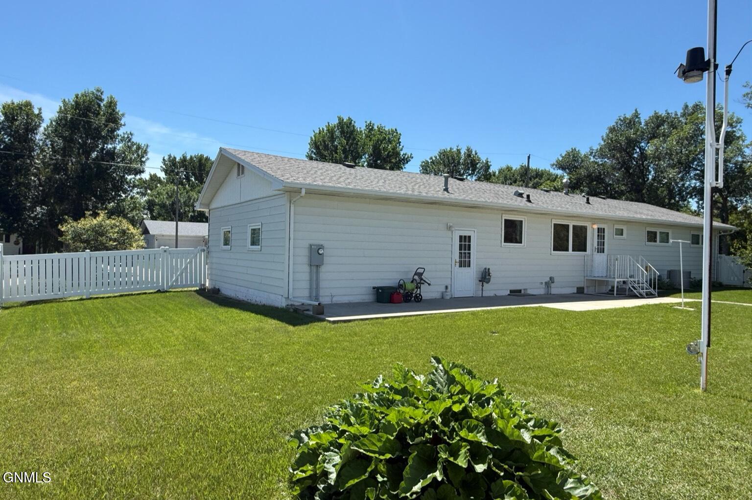 main property photo 50