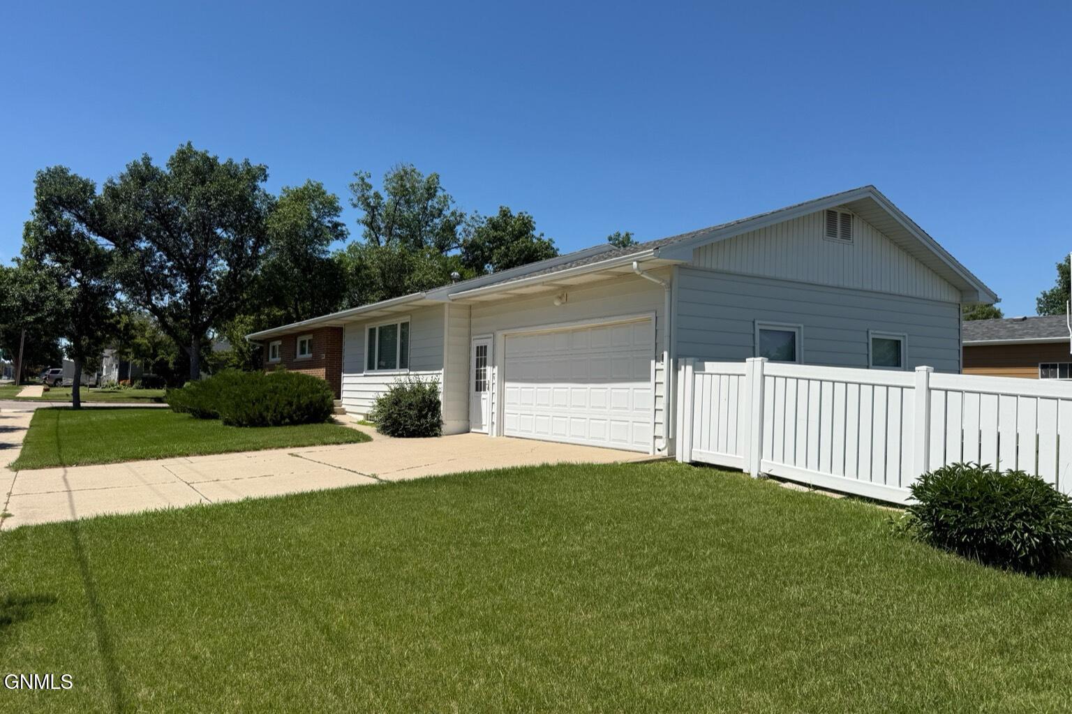 main property photo 58
