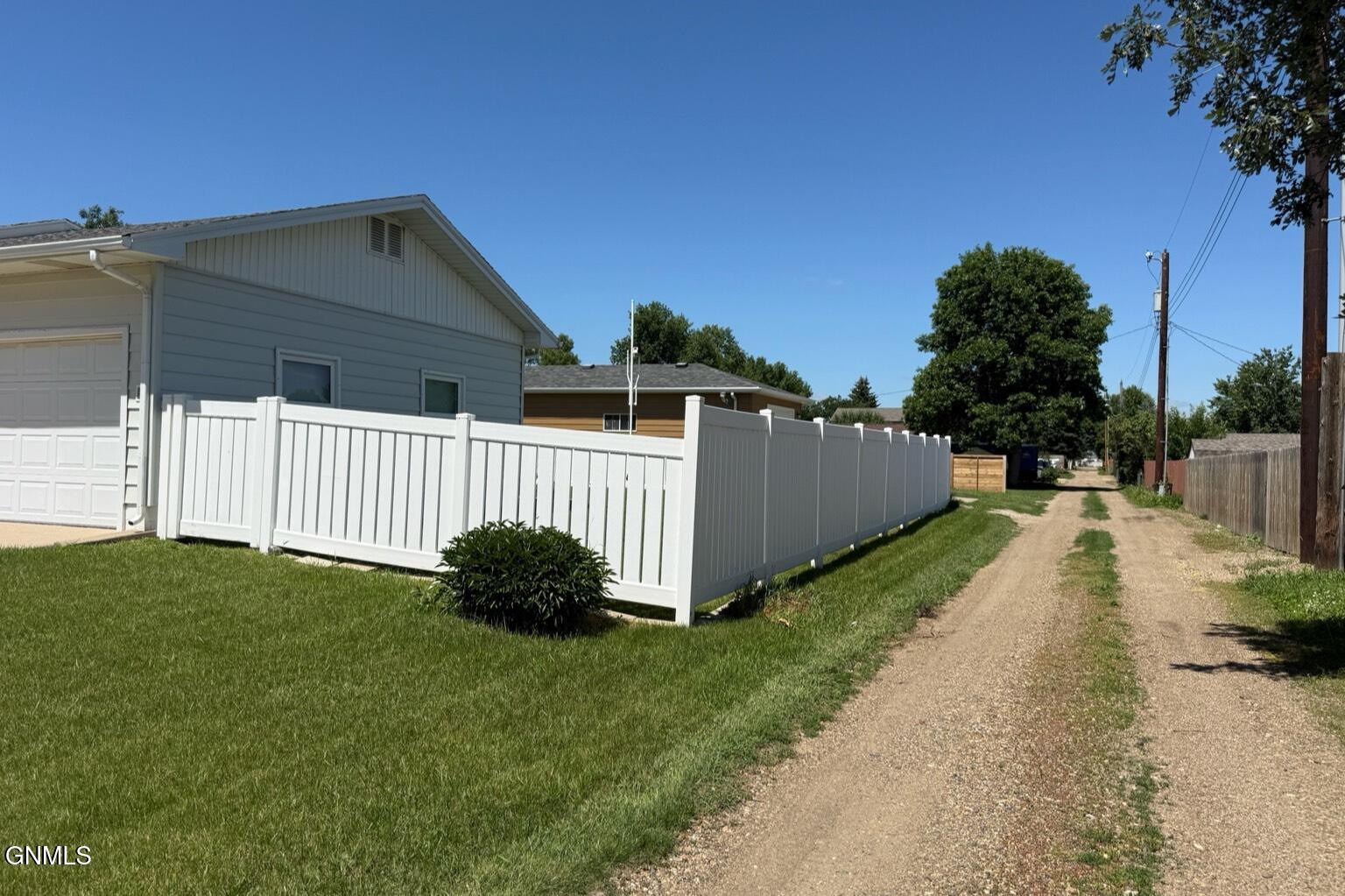 main property photo 59