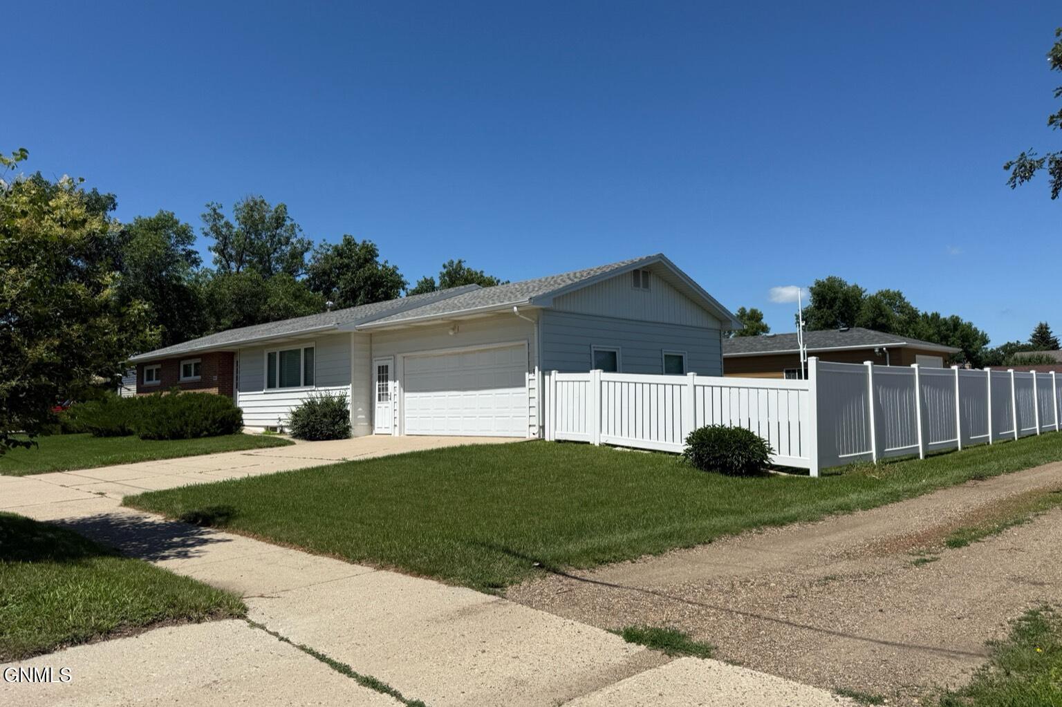 main property photo 60