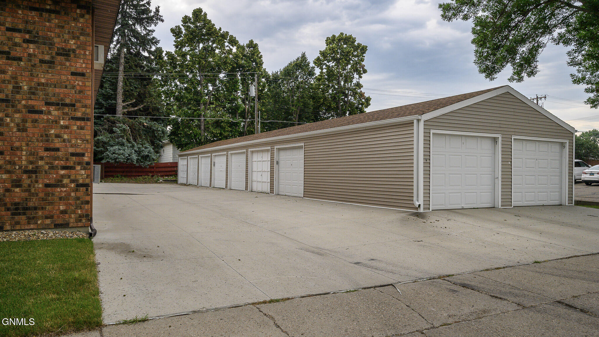 main property photo 18