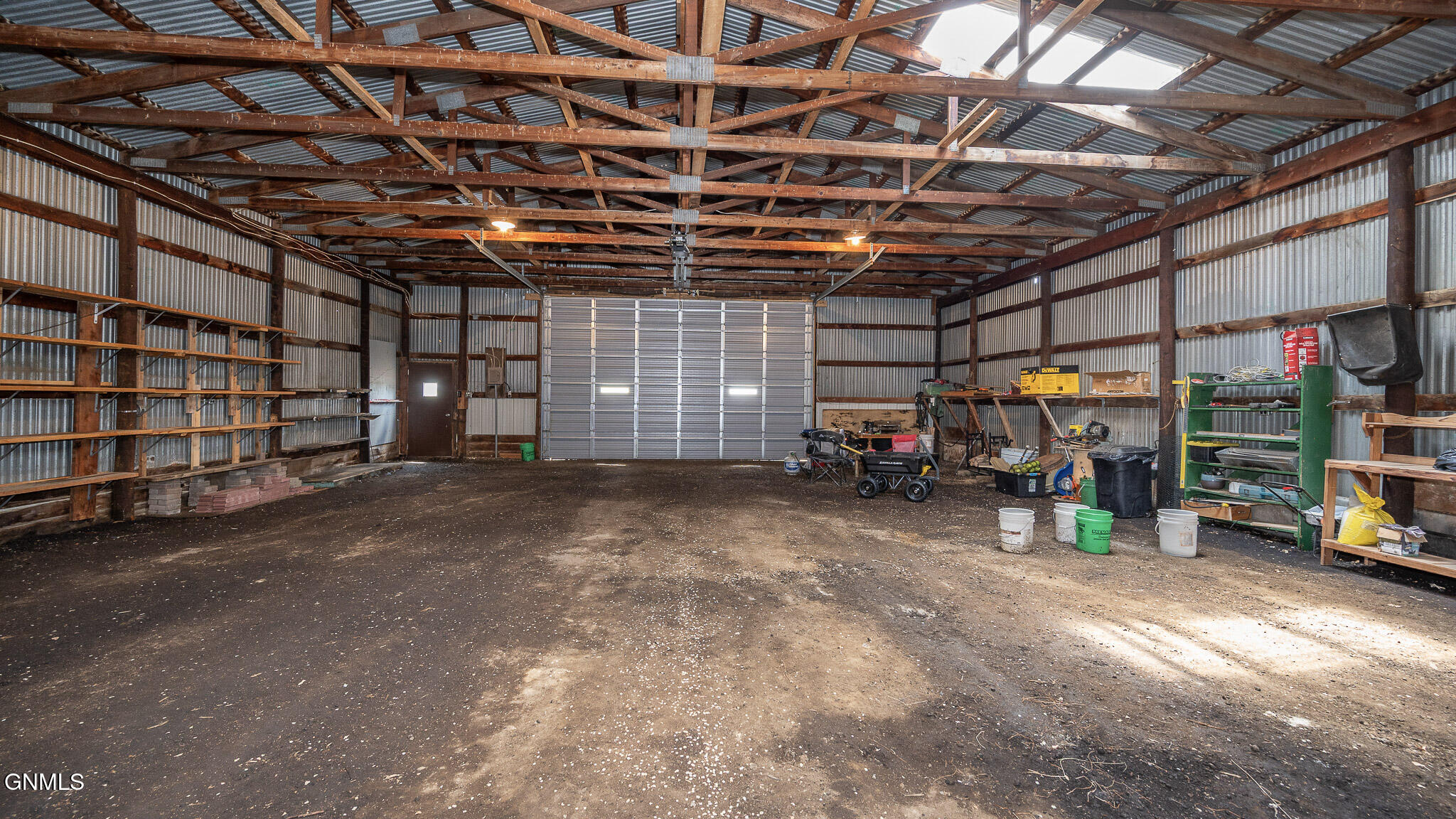 main property photo 16