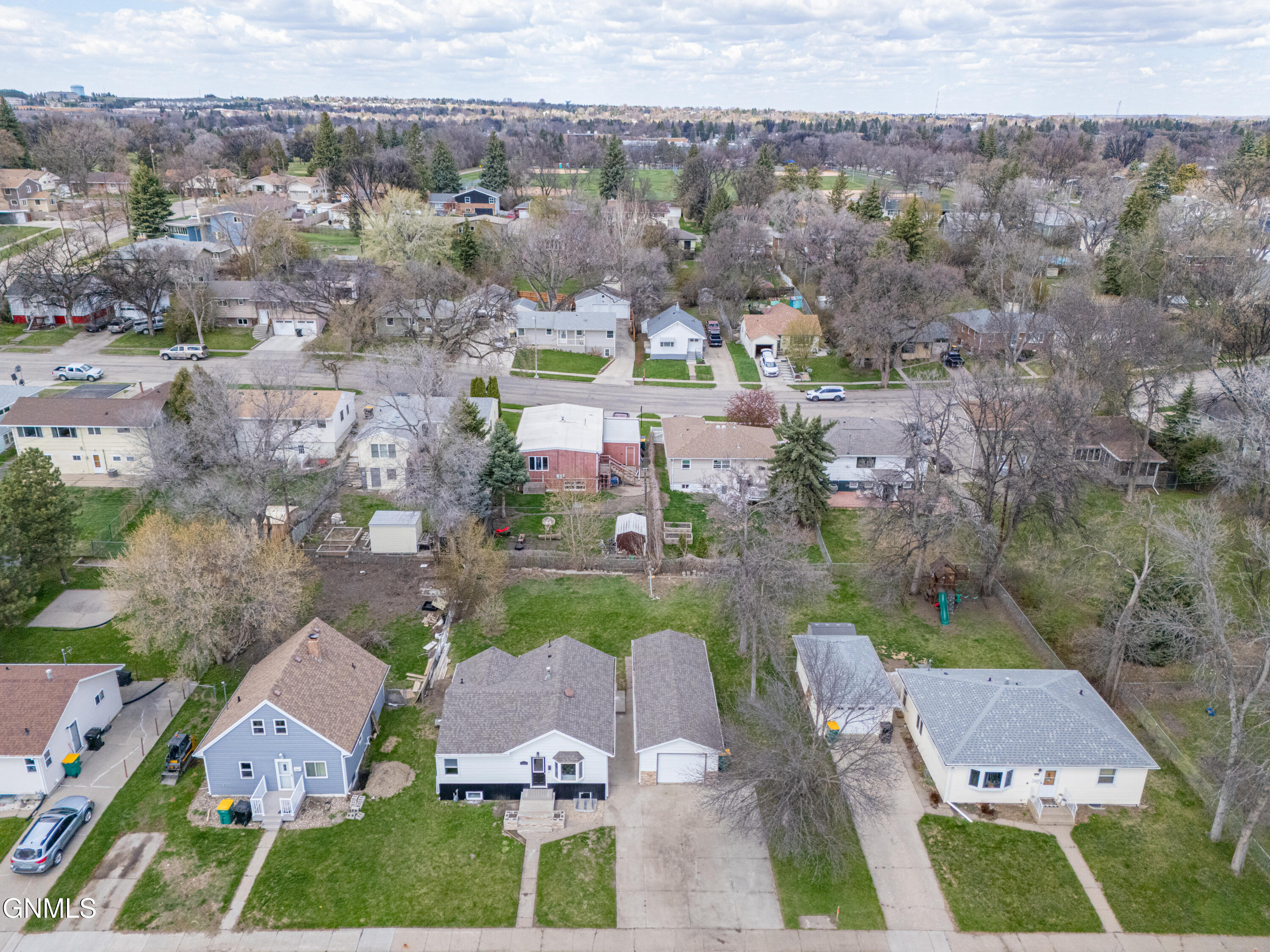 main property photo 45