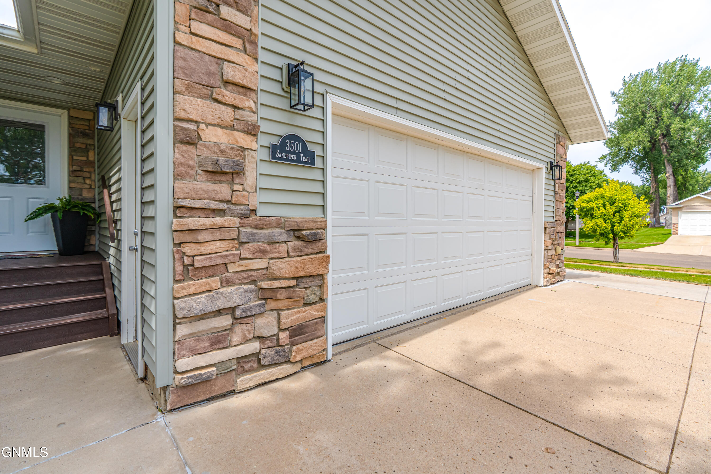 main property photo 114
