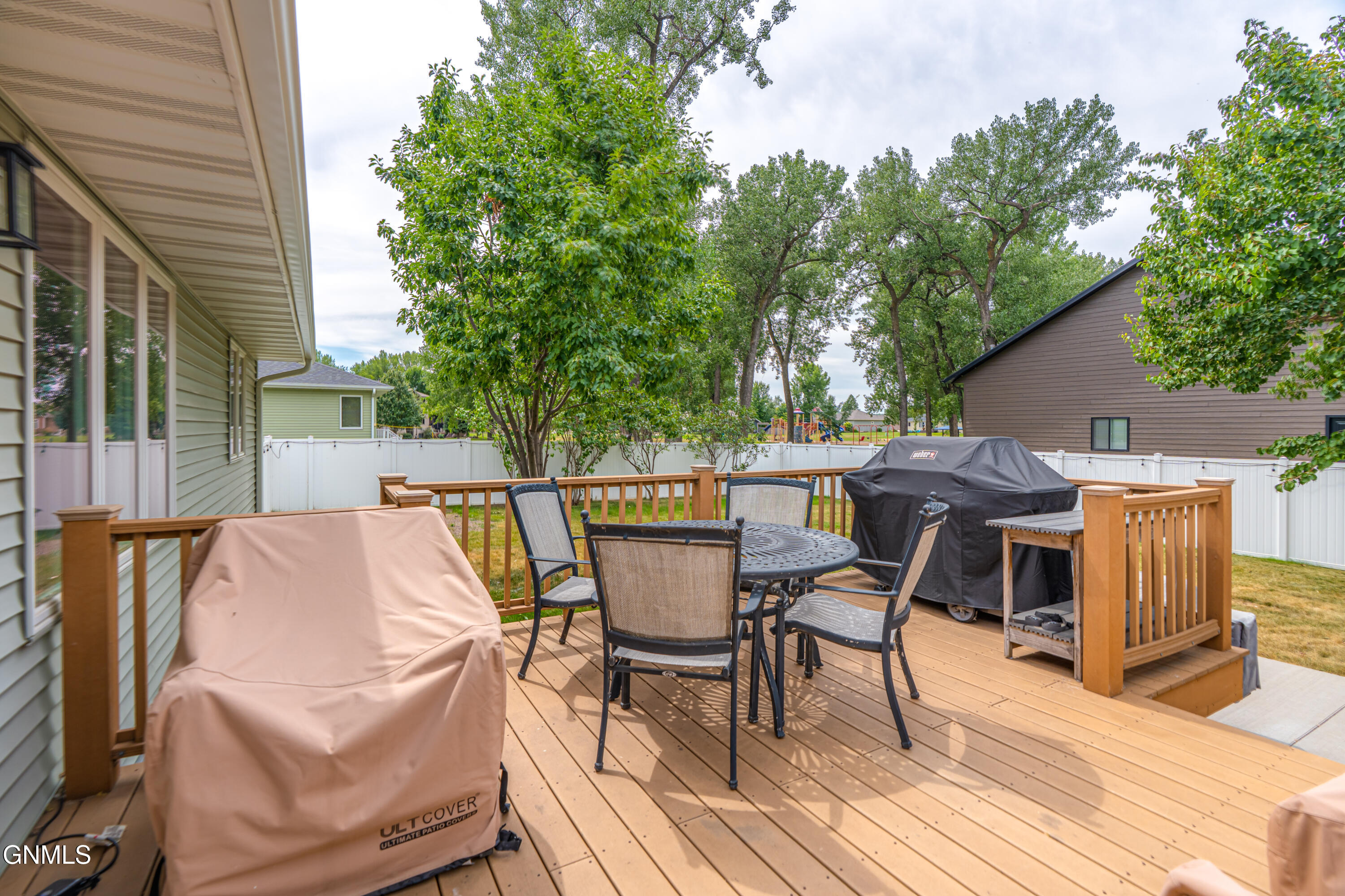 main property photo 123