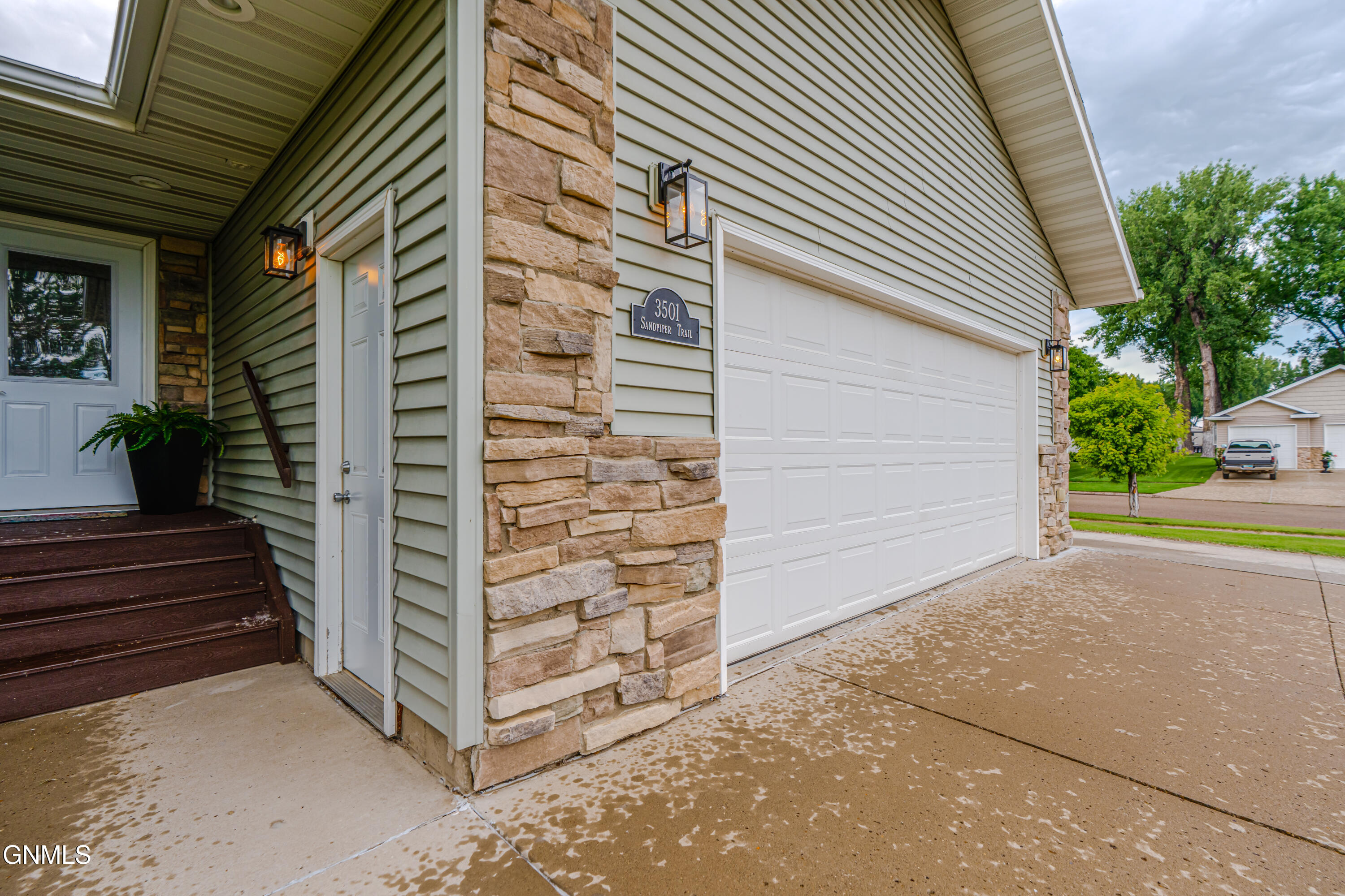 main property photo 83