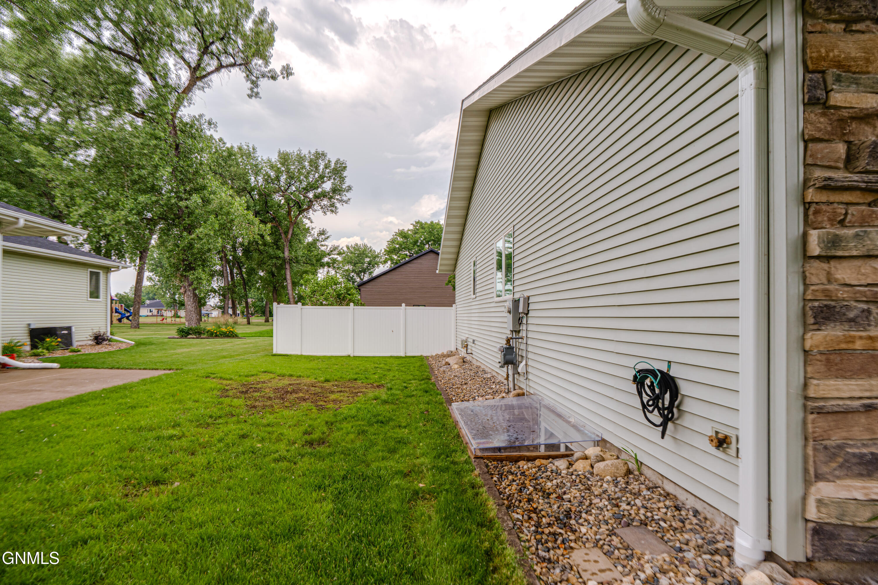 main property photo 84