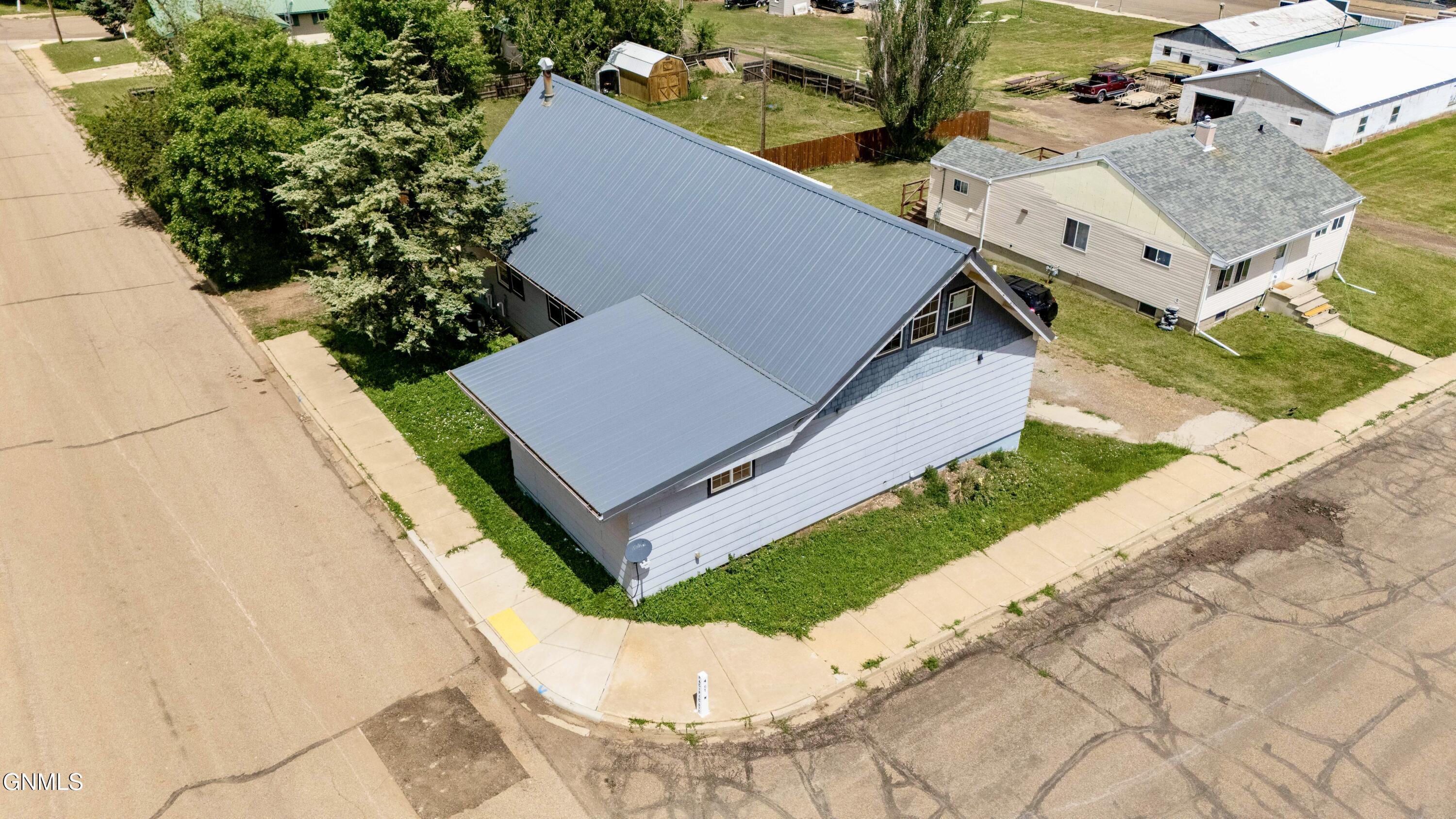 main property photo 41