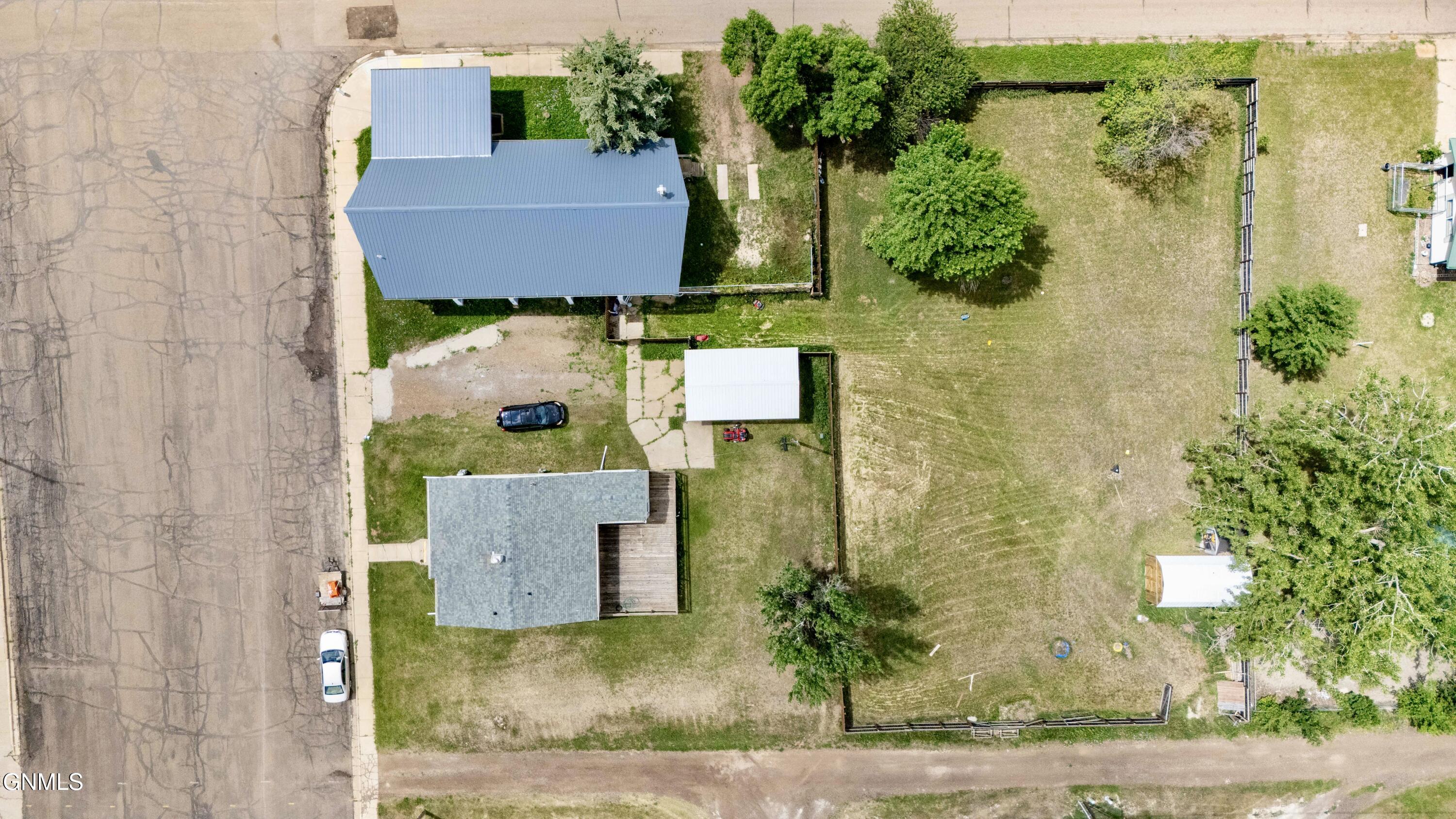 main property photo 44
