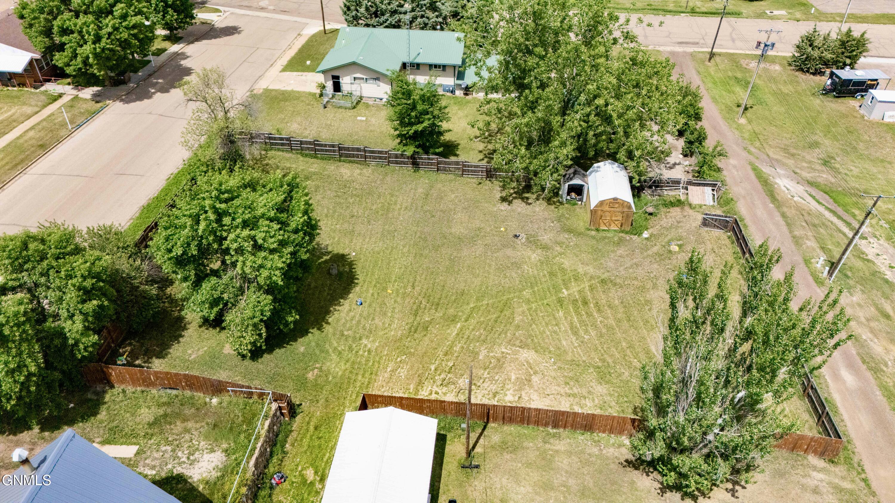 main property photo 45