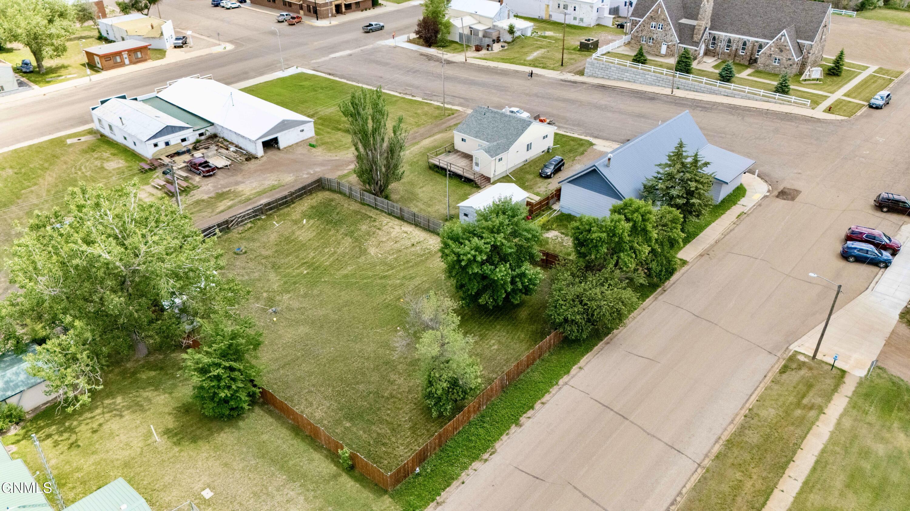 main property photo 47