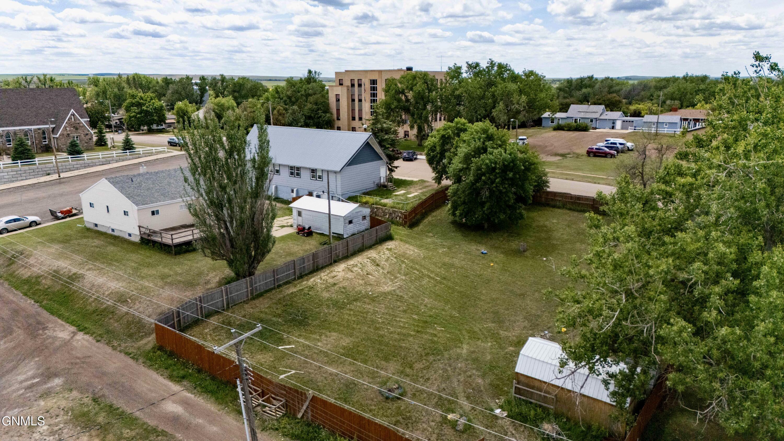 main property photo 50