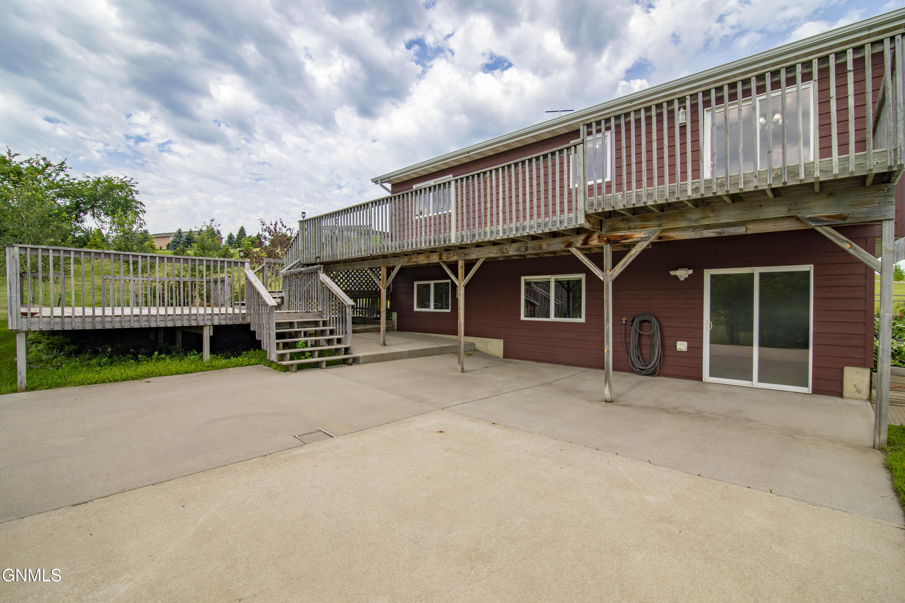 main property photo 41