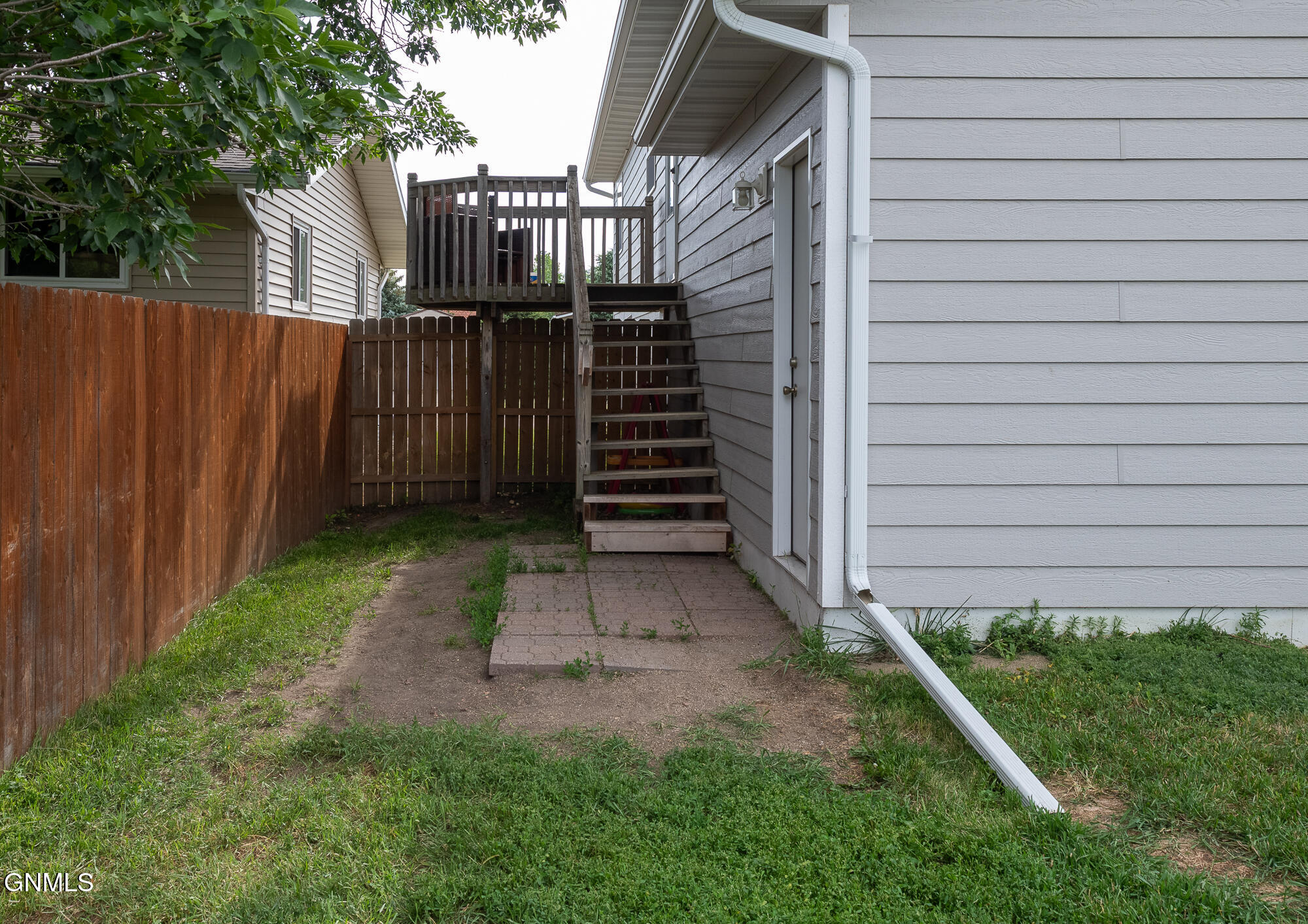 main property photo 16