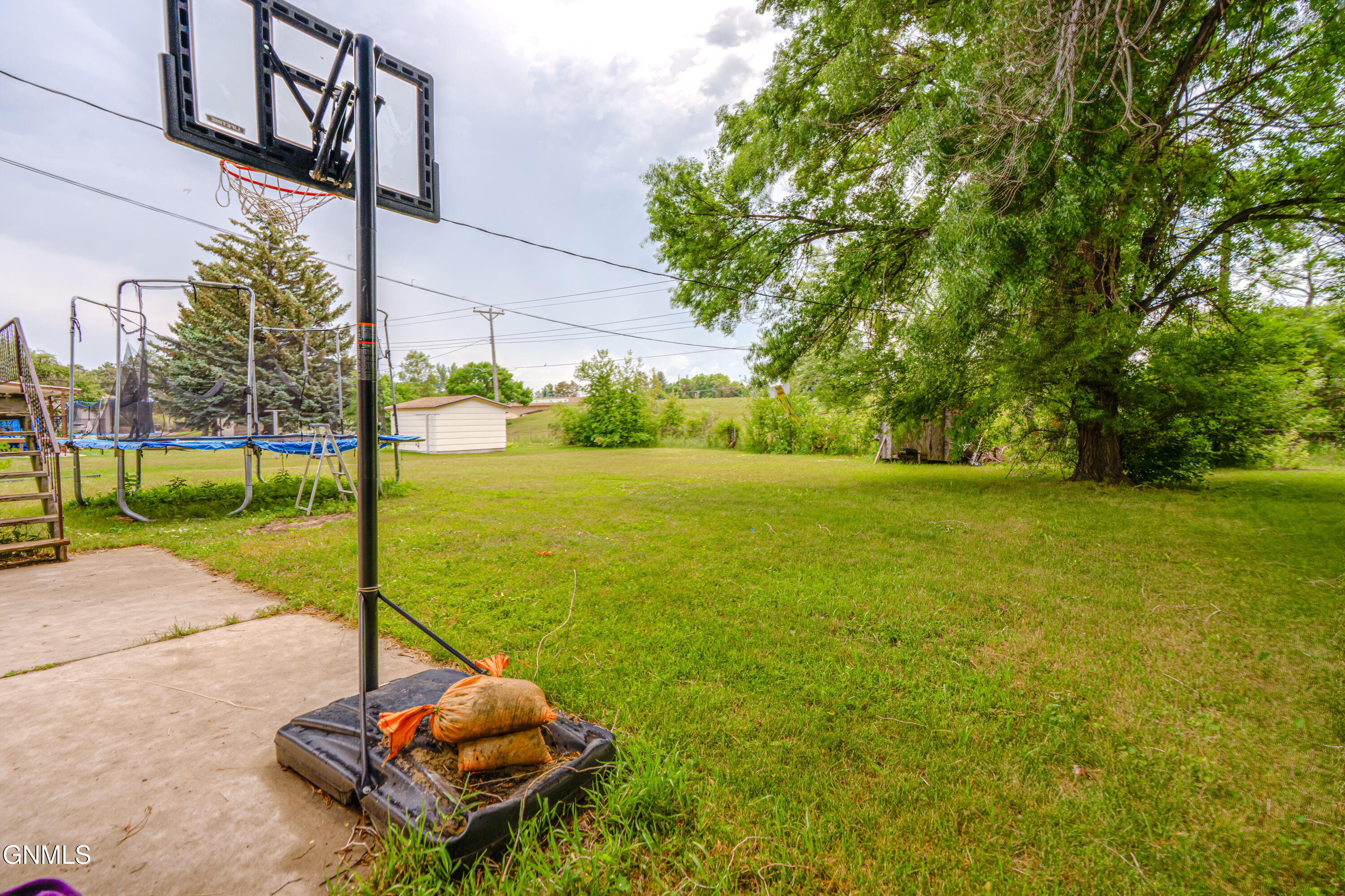 main property photo 34