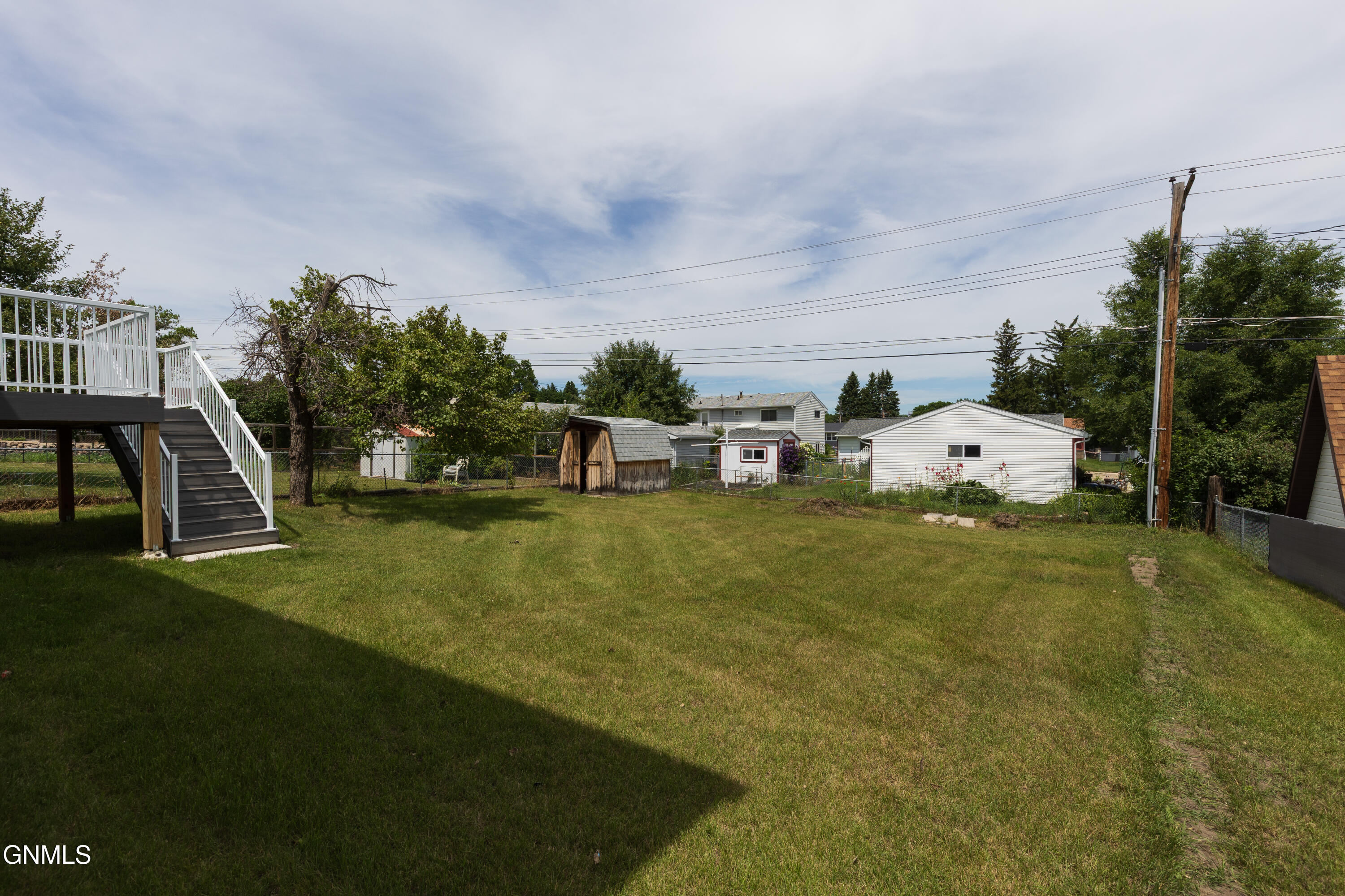 main property photo 18