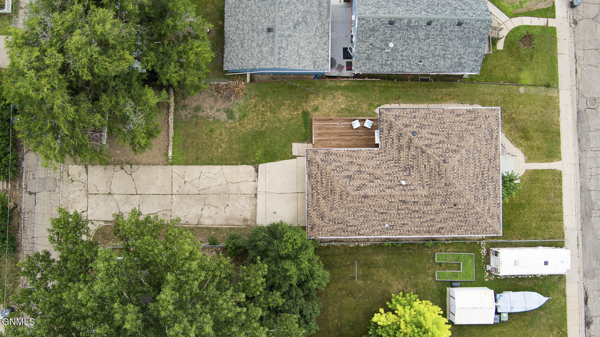 main property photo 33