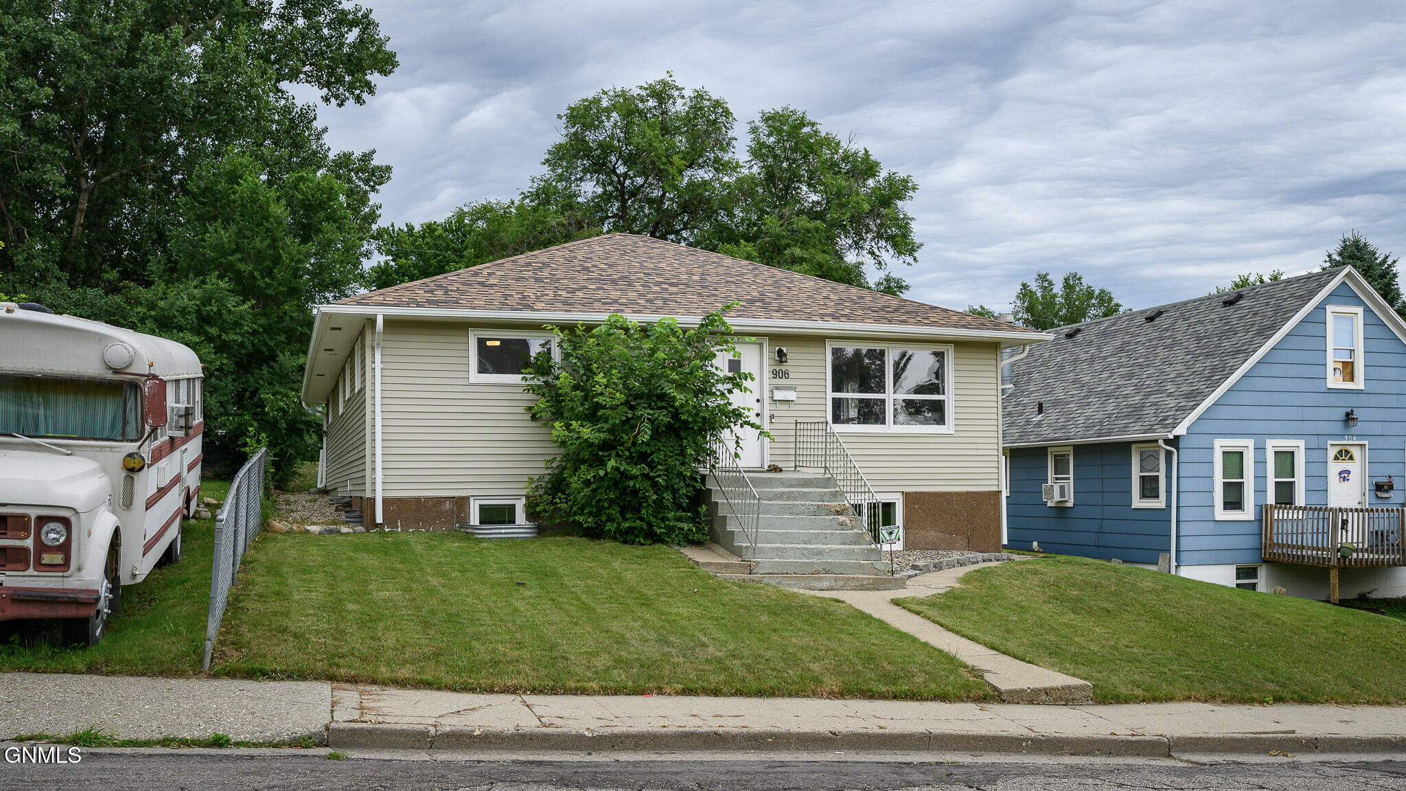 main property photo 35
