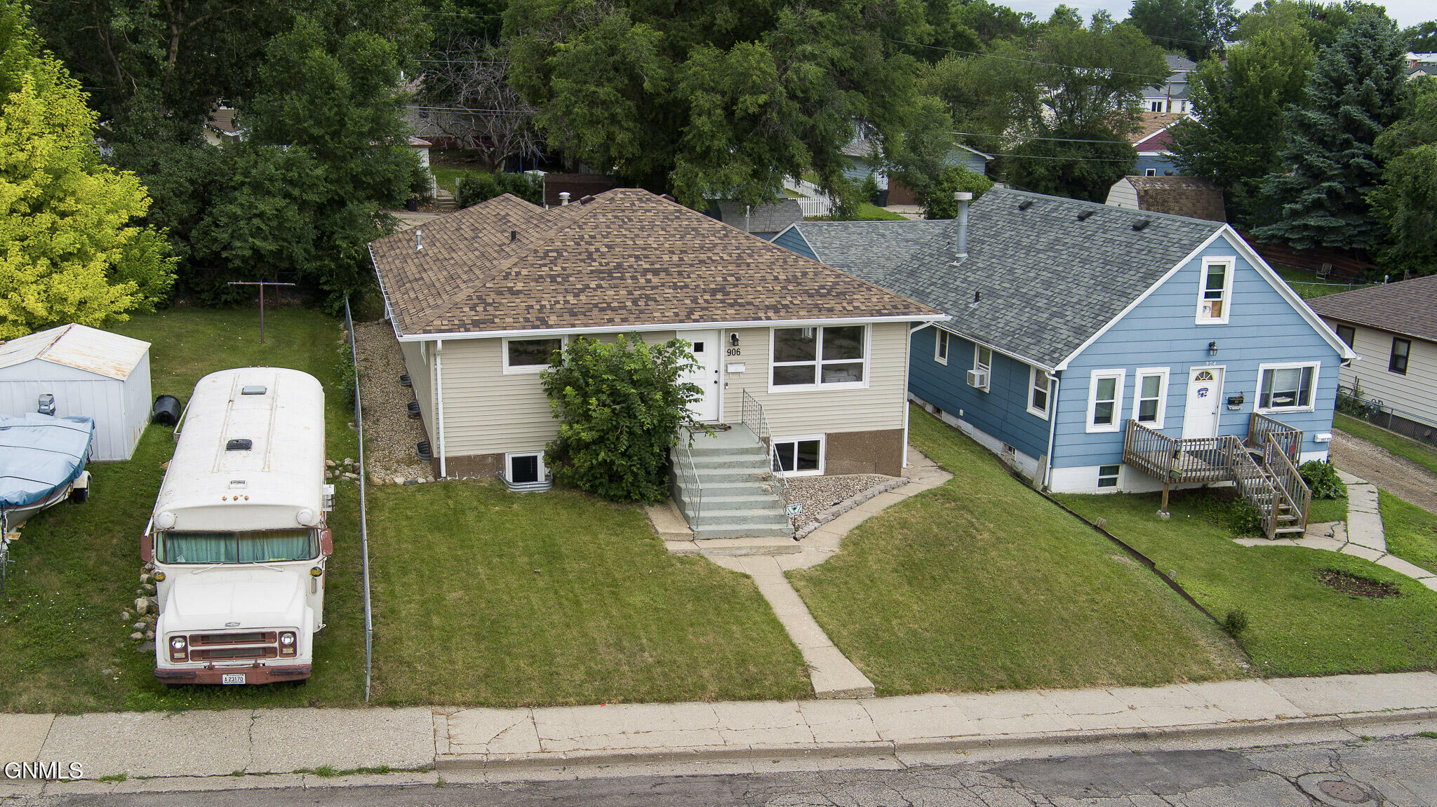 main property photo 36