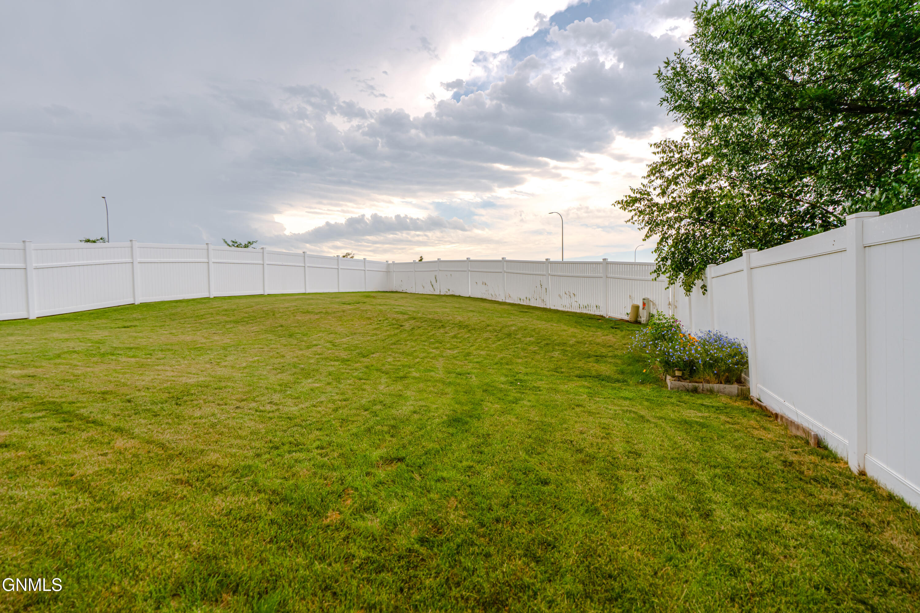 main property photo 81