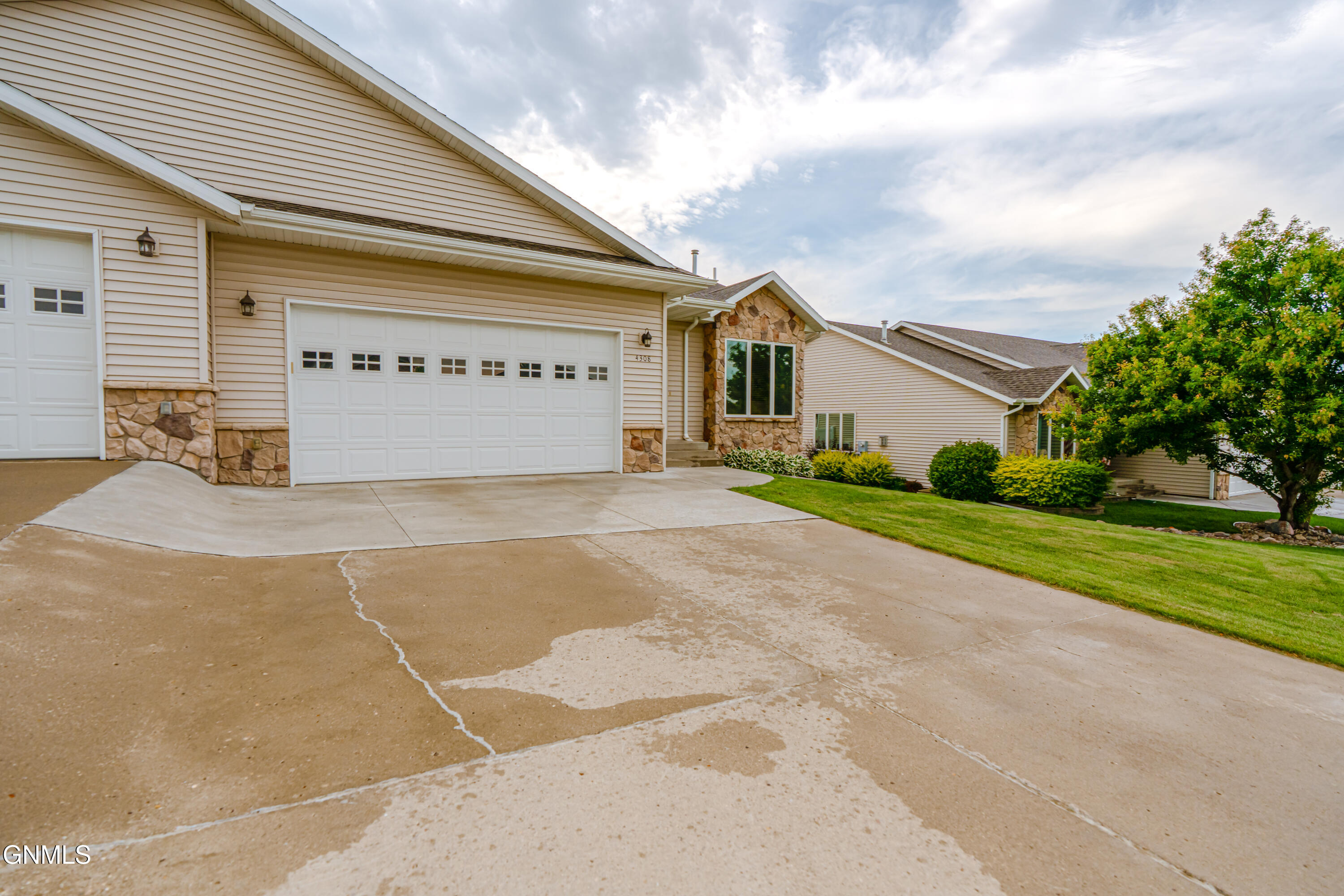 main property photo 87