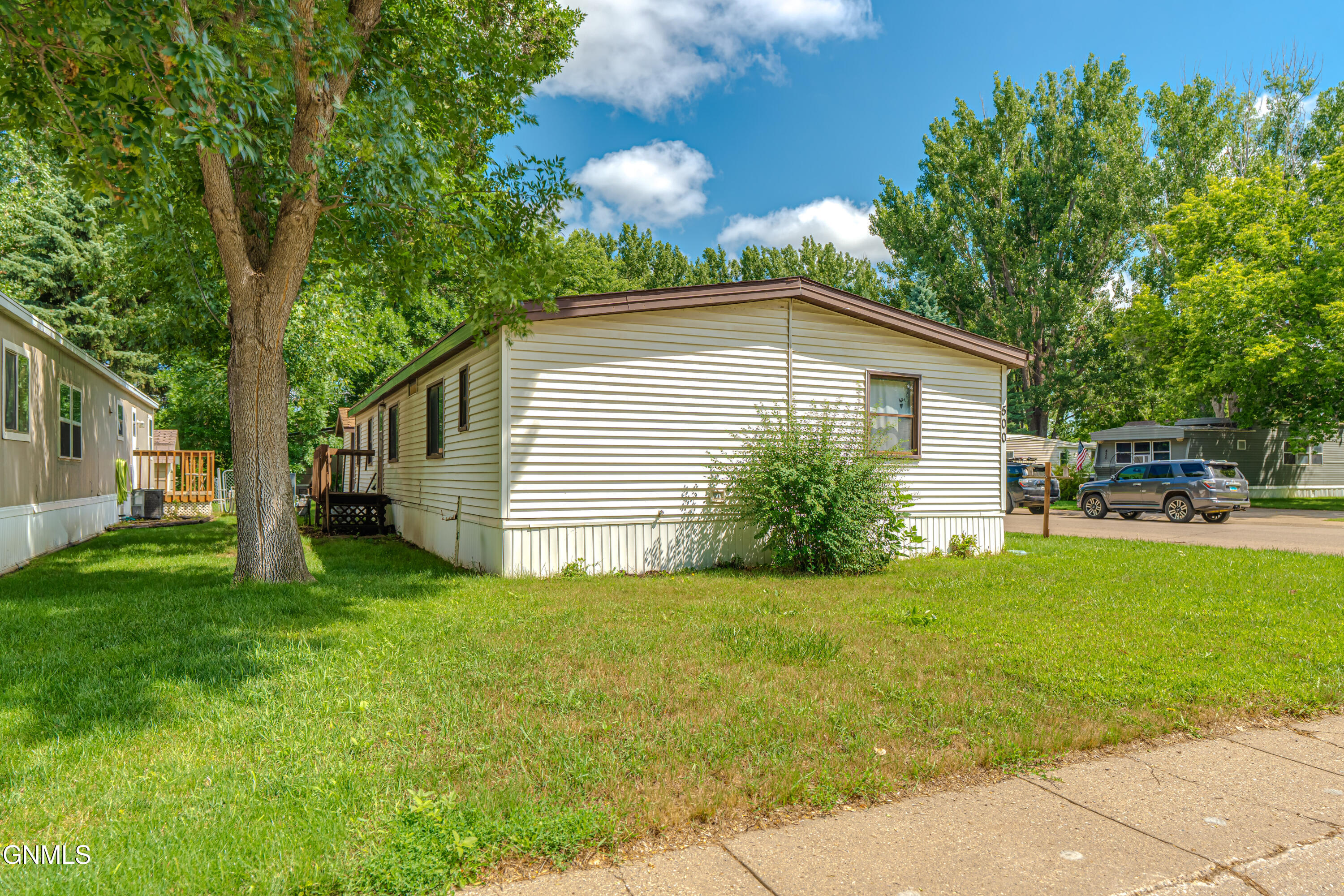 main property photo 28