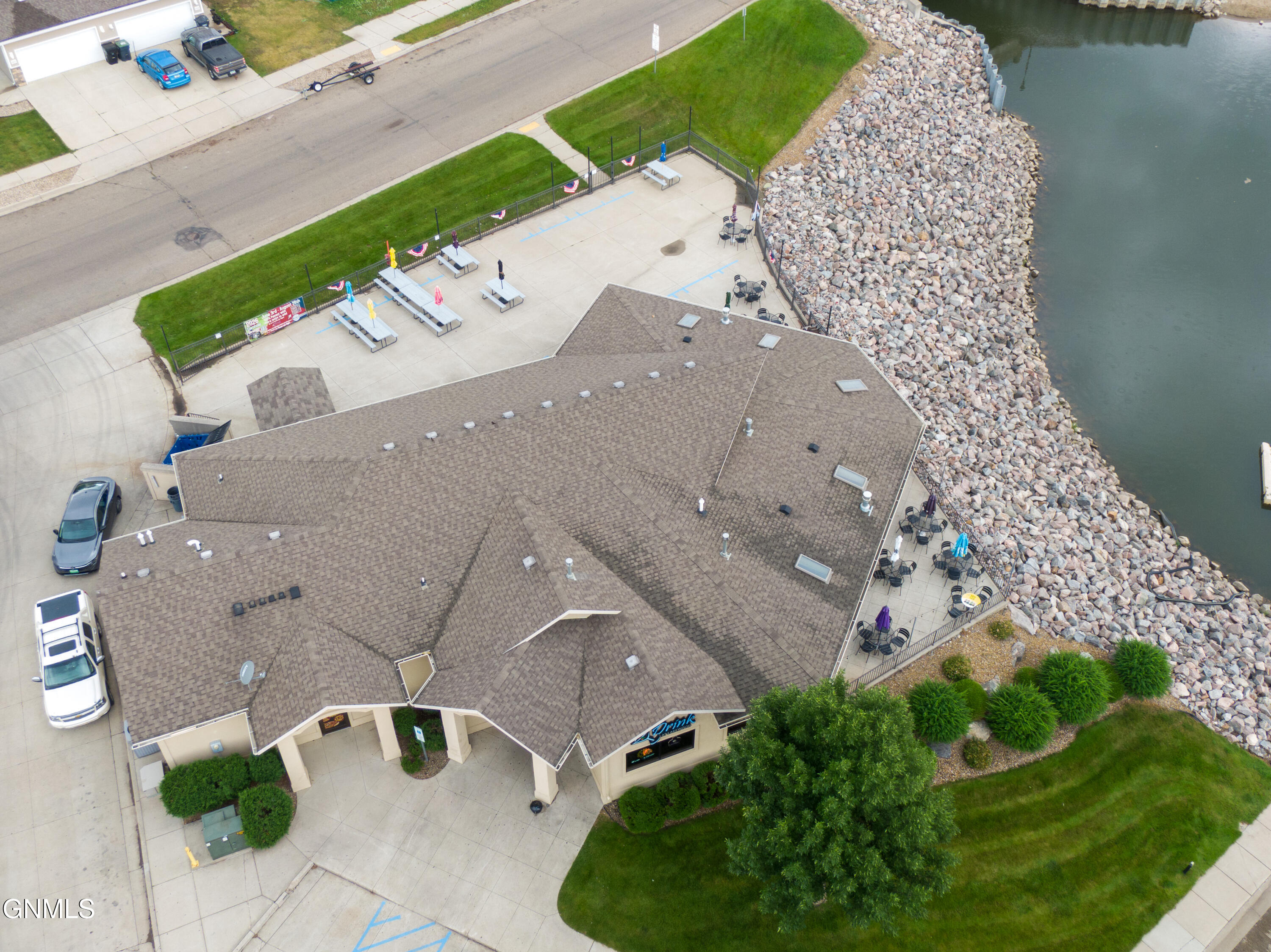 main property photo 18