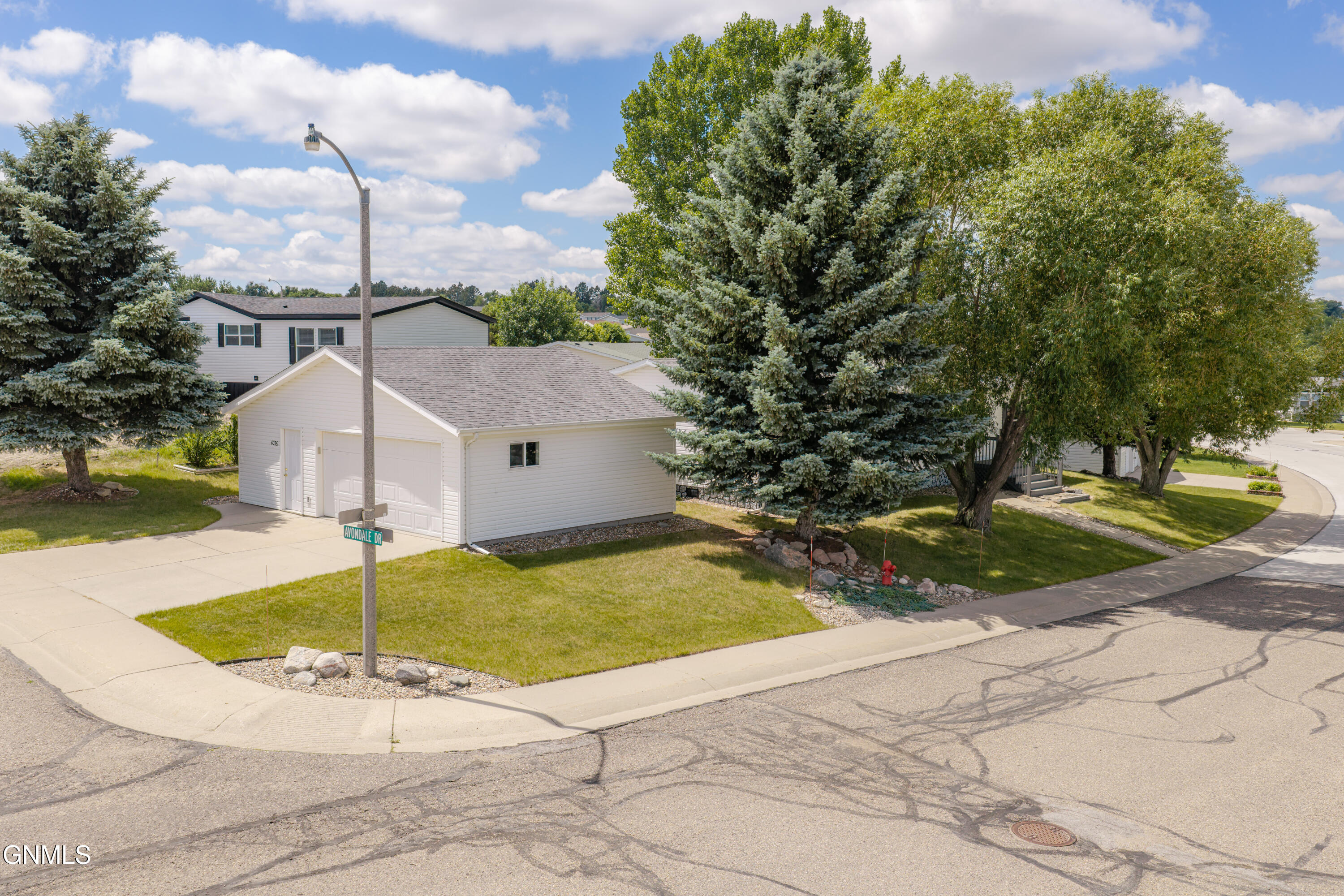 main property photo 50