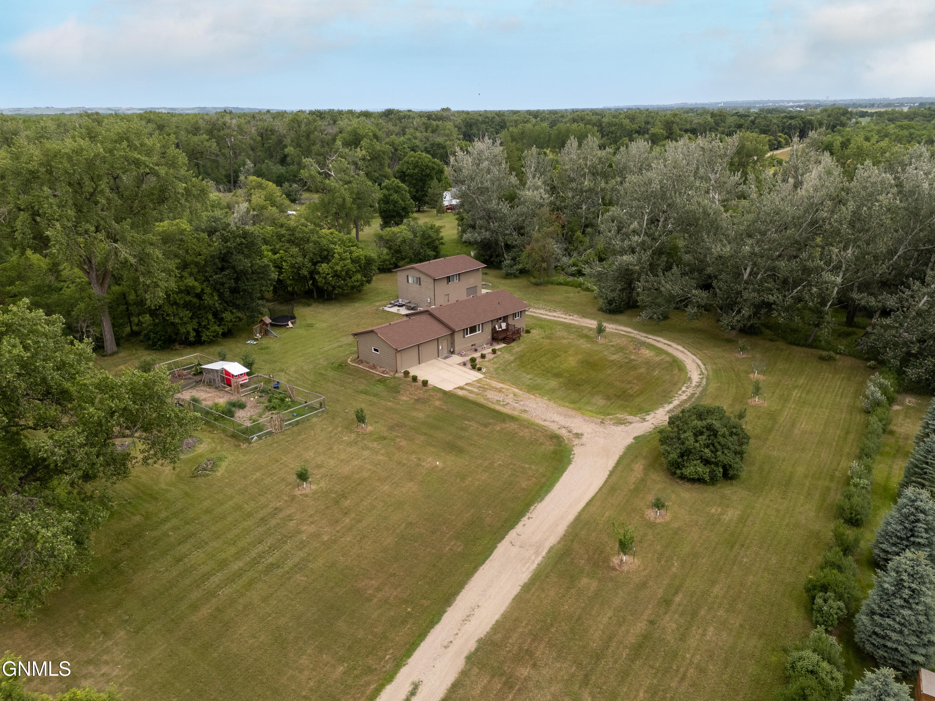 main property photo 6