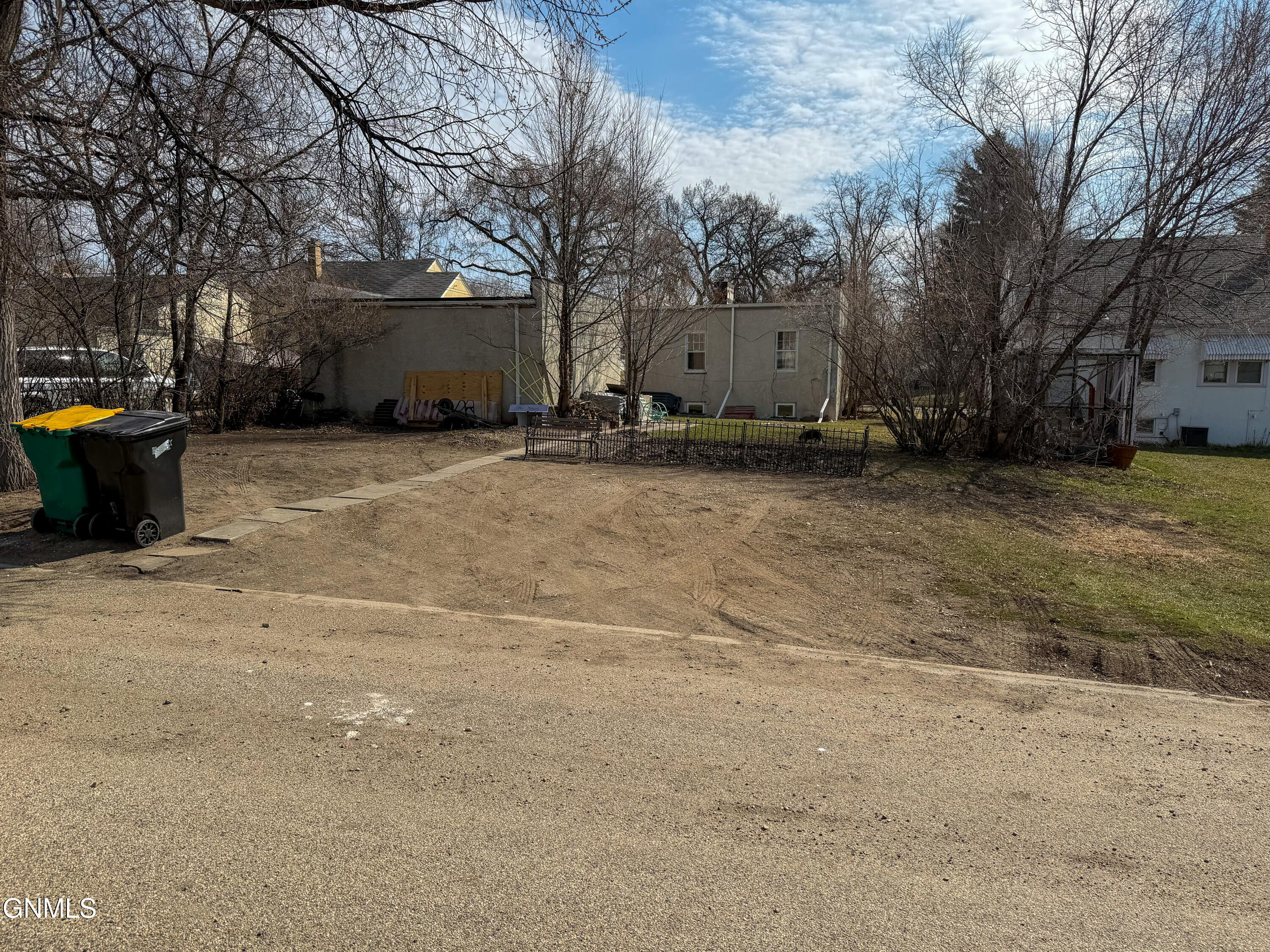 main property photo 22