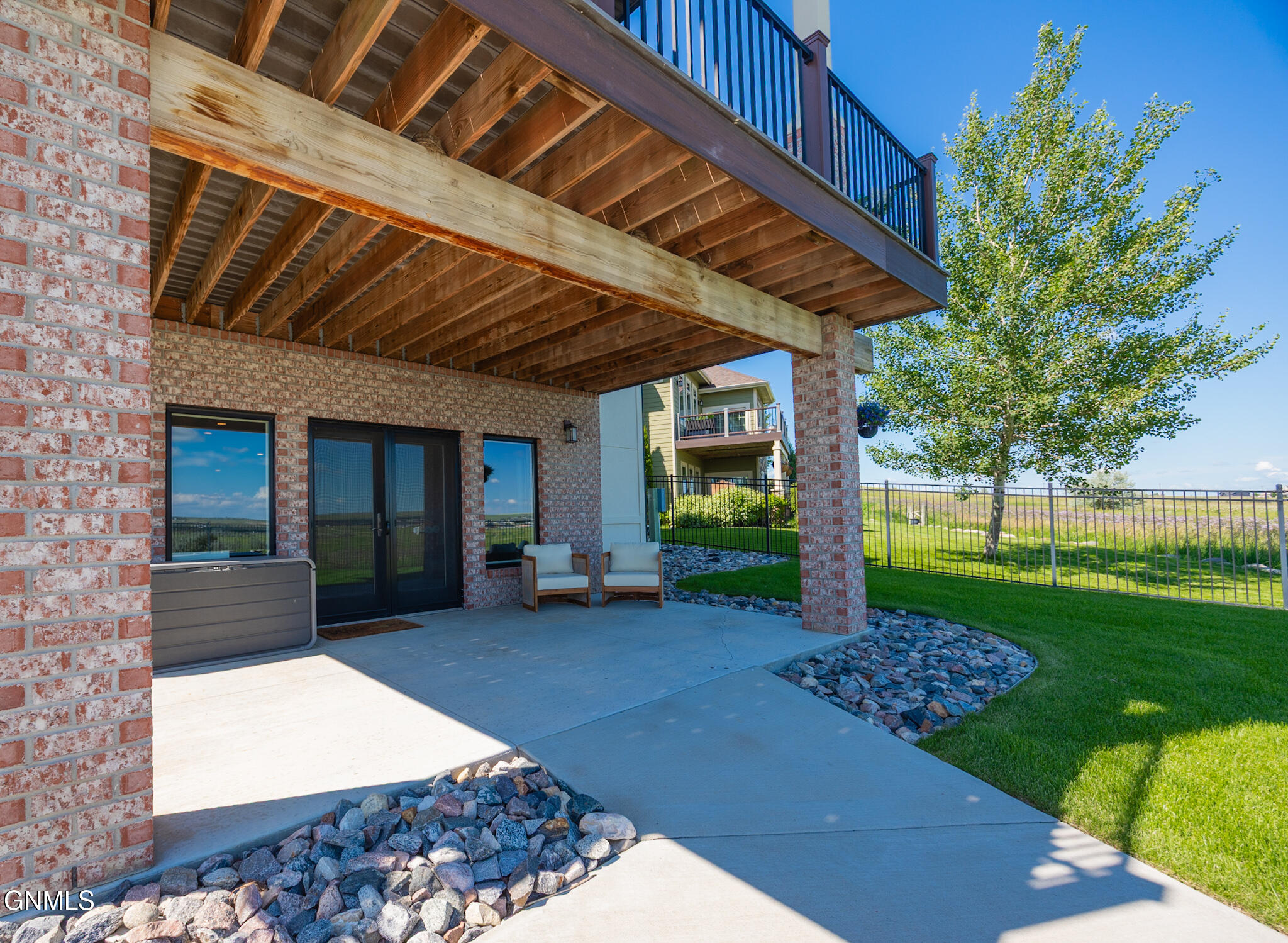 main property photo 20
