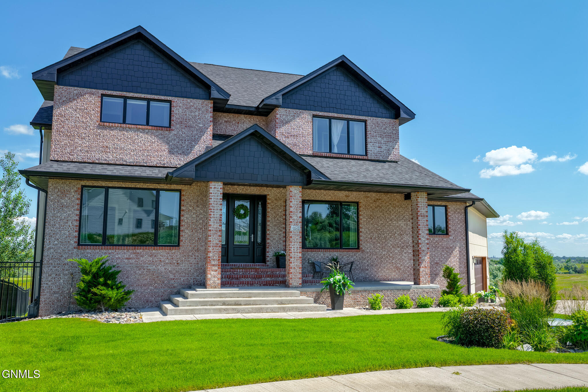 main property photo 6