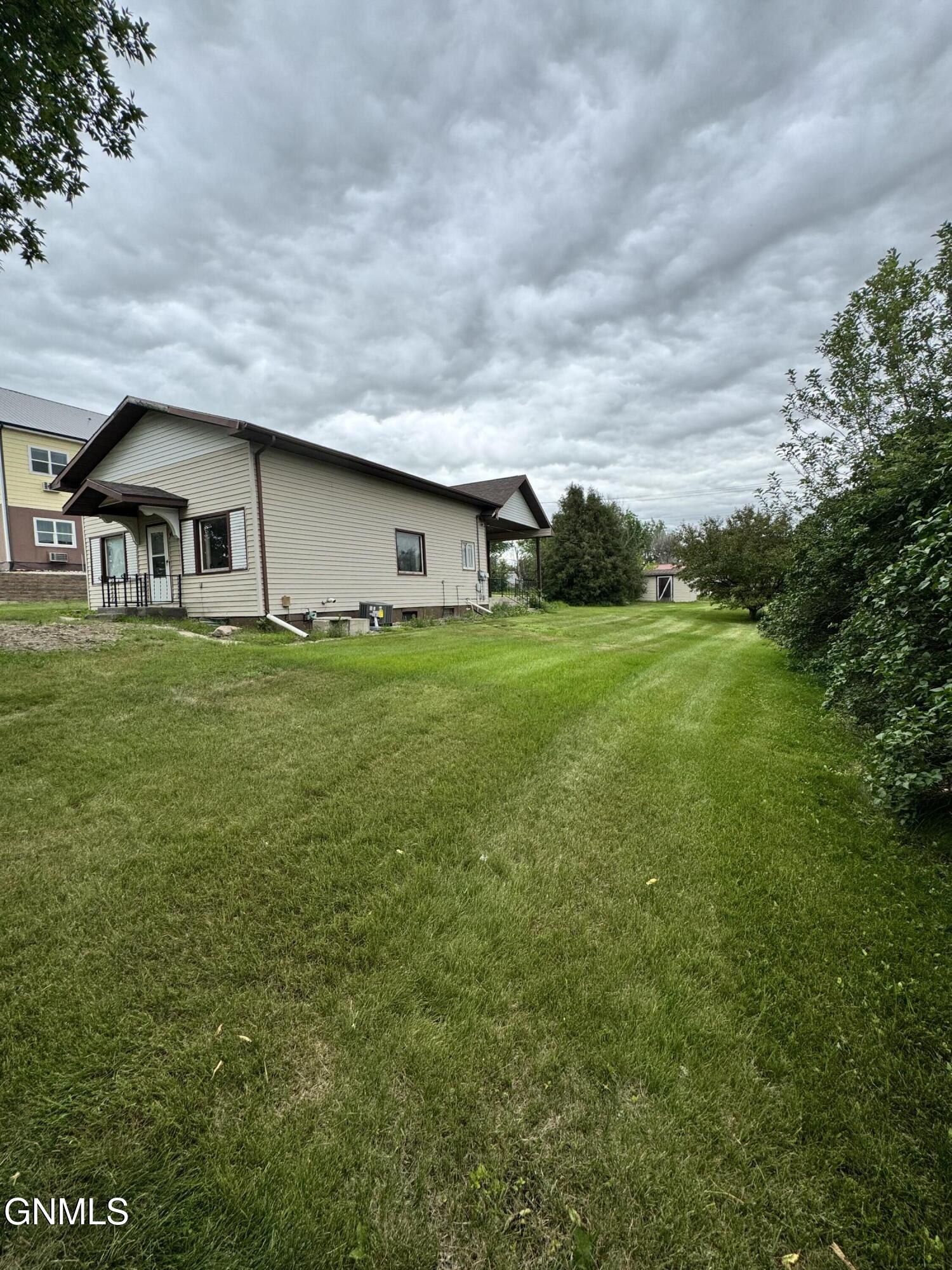 main property photo 34