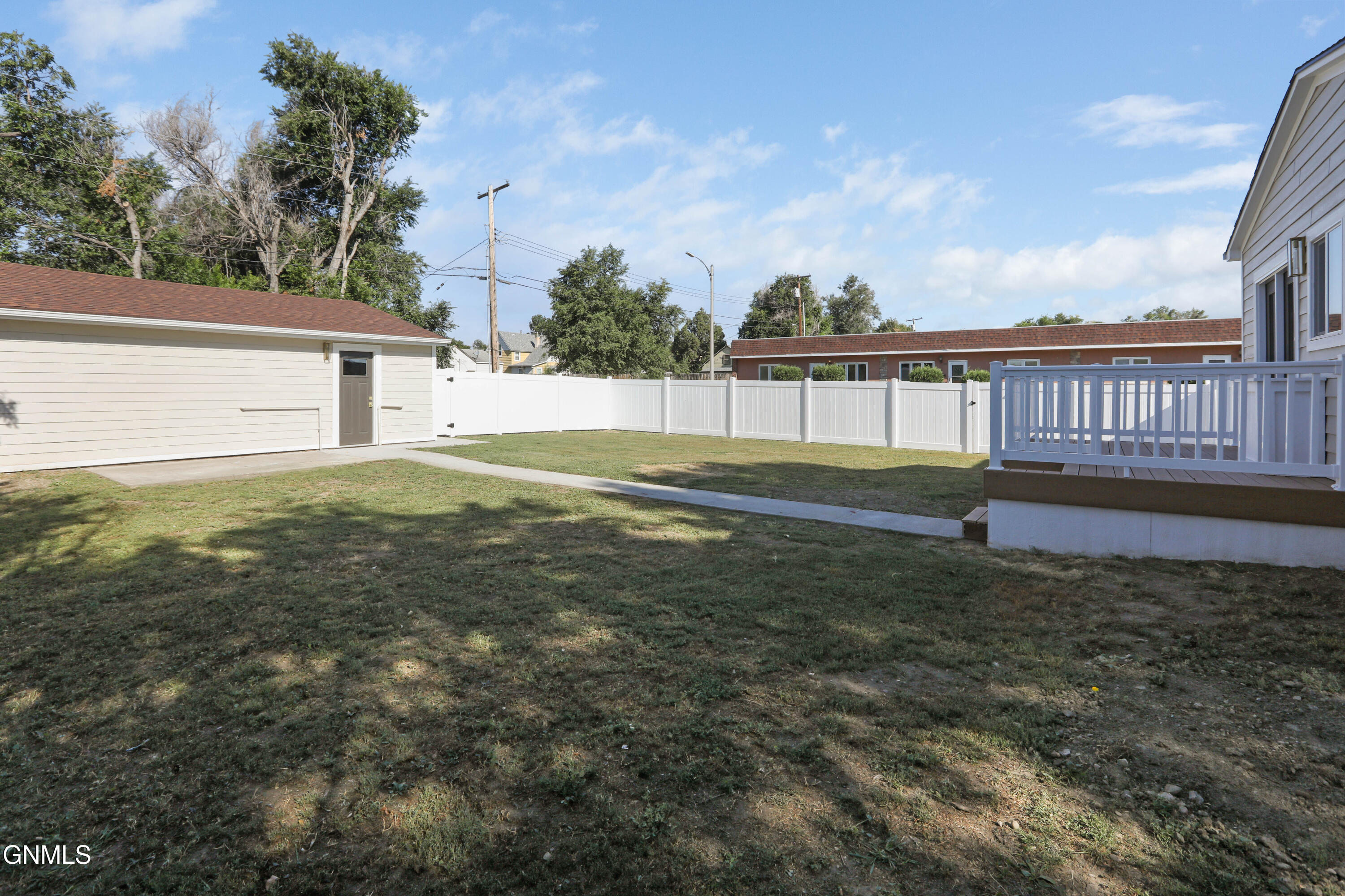 main property photo 45