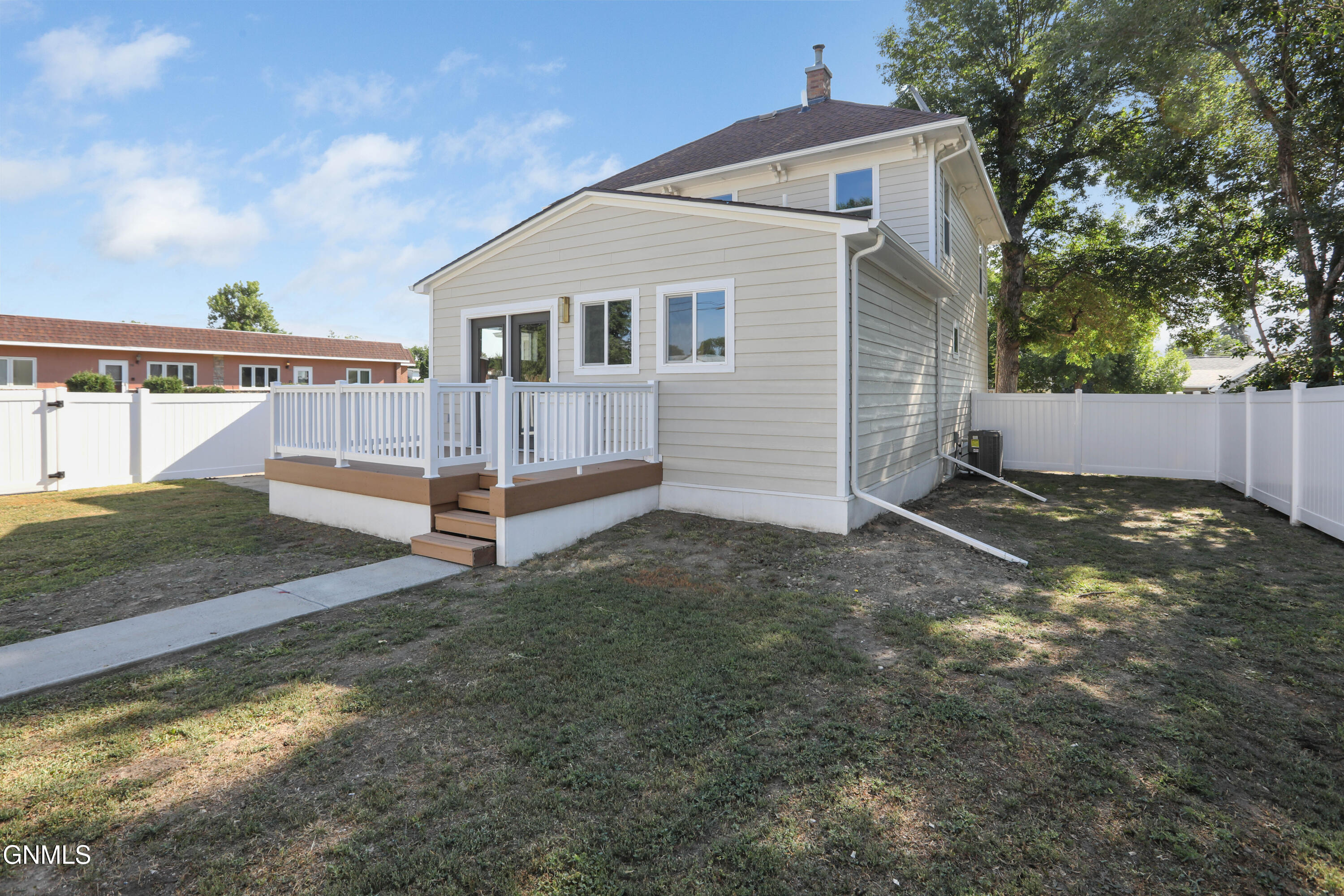 main property photo 46
