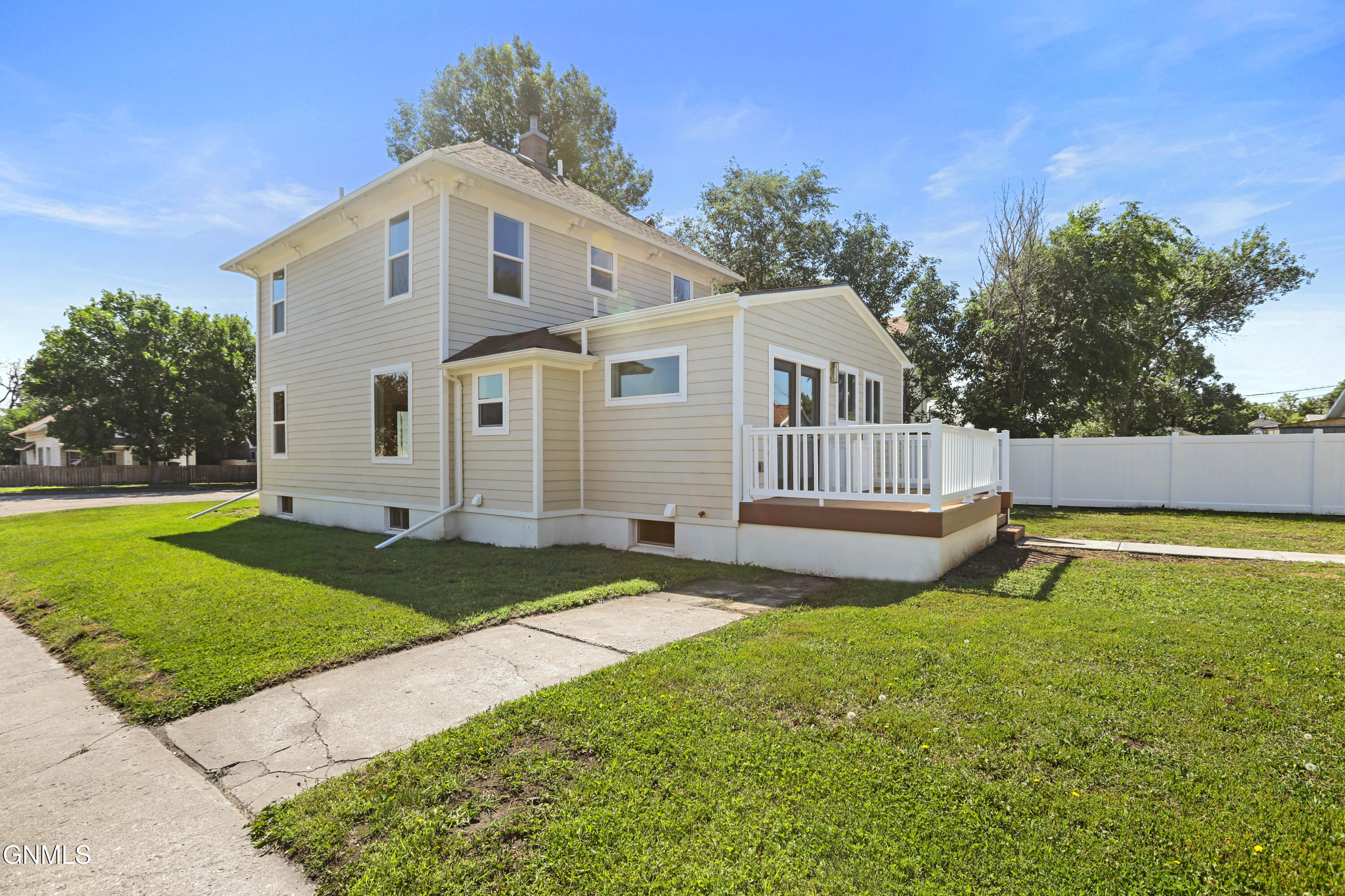 main property photo 50