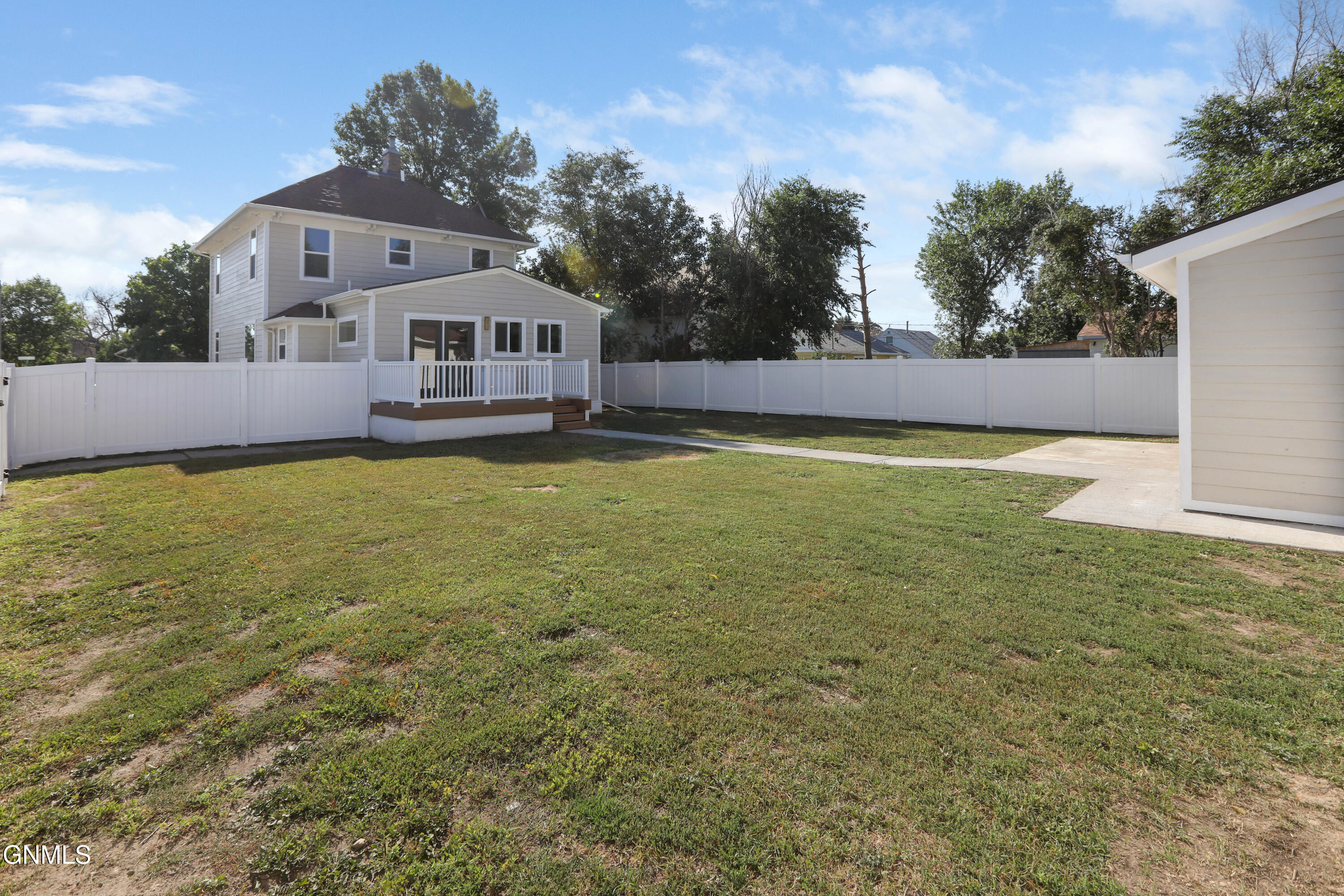 main property photo 53