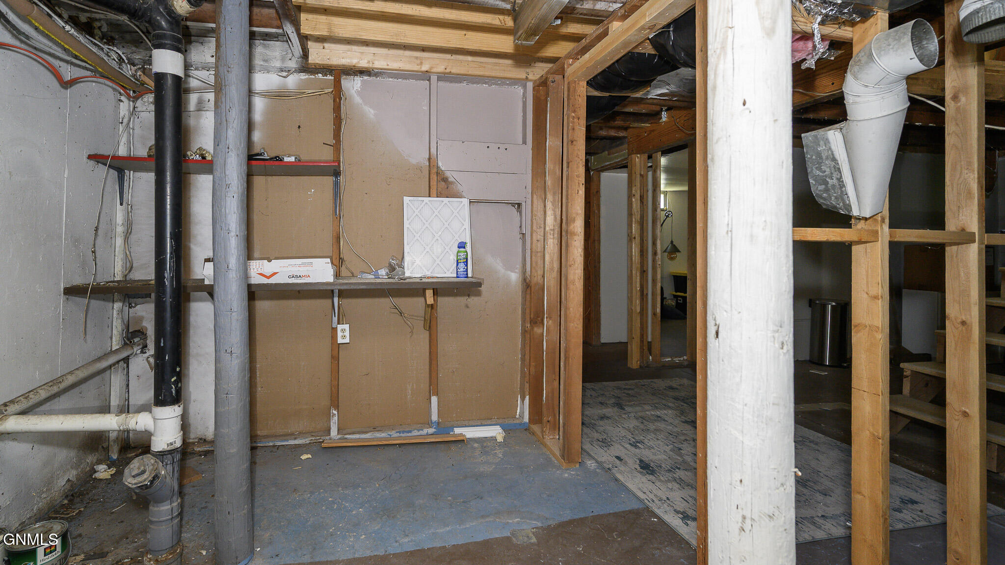 main property photo 17